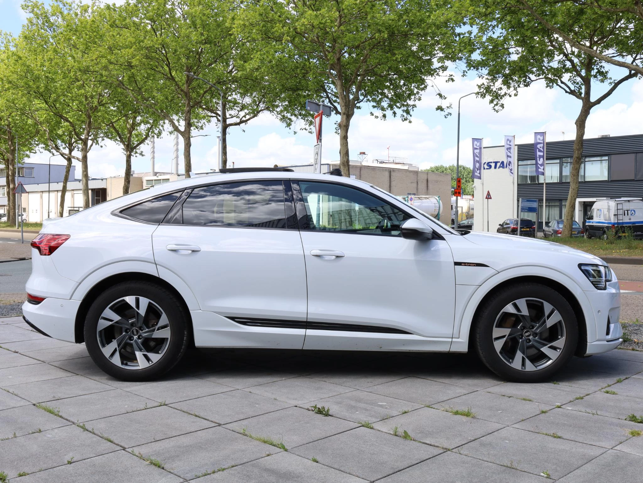Hoofdafbeelding Audi e-tron