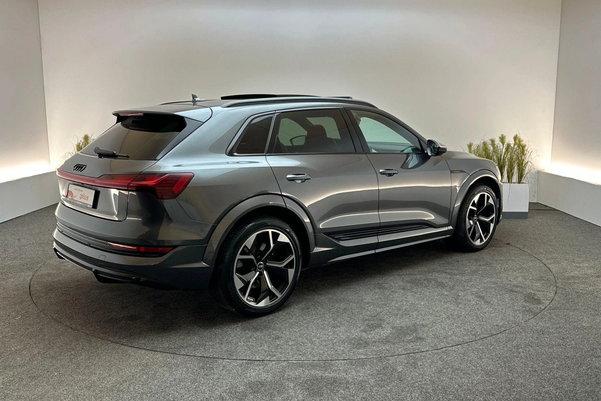 Hoofdafbeelding Audi e-tron