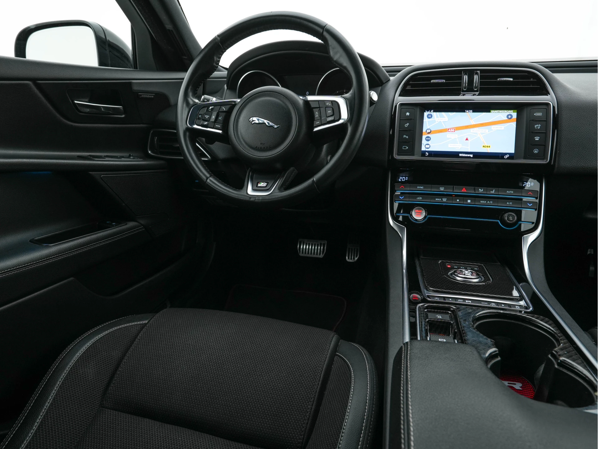 Hoofdafbeelding Jaguar XE