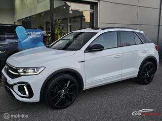 Hoofdafbeelding Volkswagen T-Roc Volkswagen T-Roc 1.5 TSI 3x R-line Panorama/Keyless/Beats/Black Style