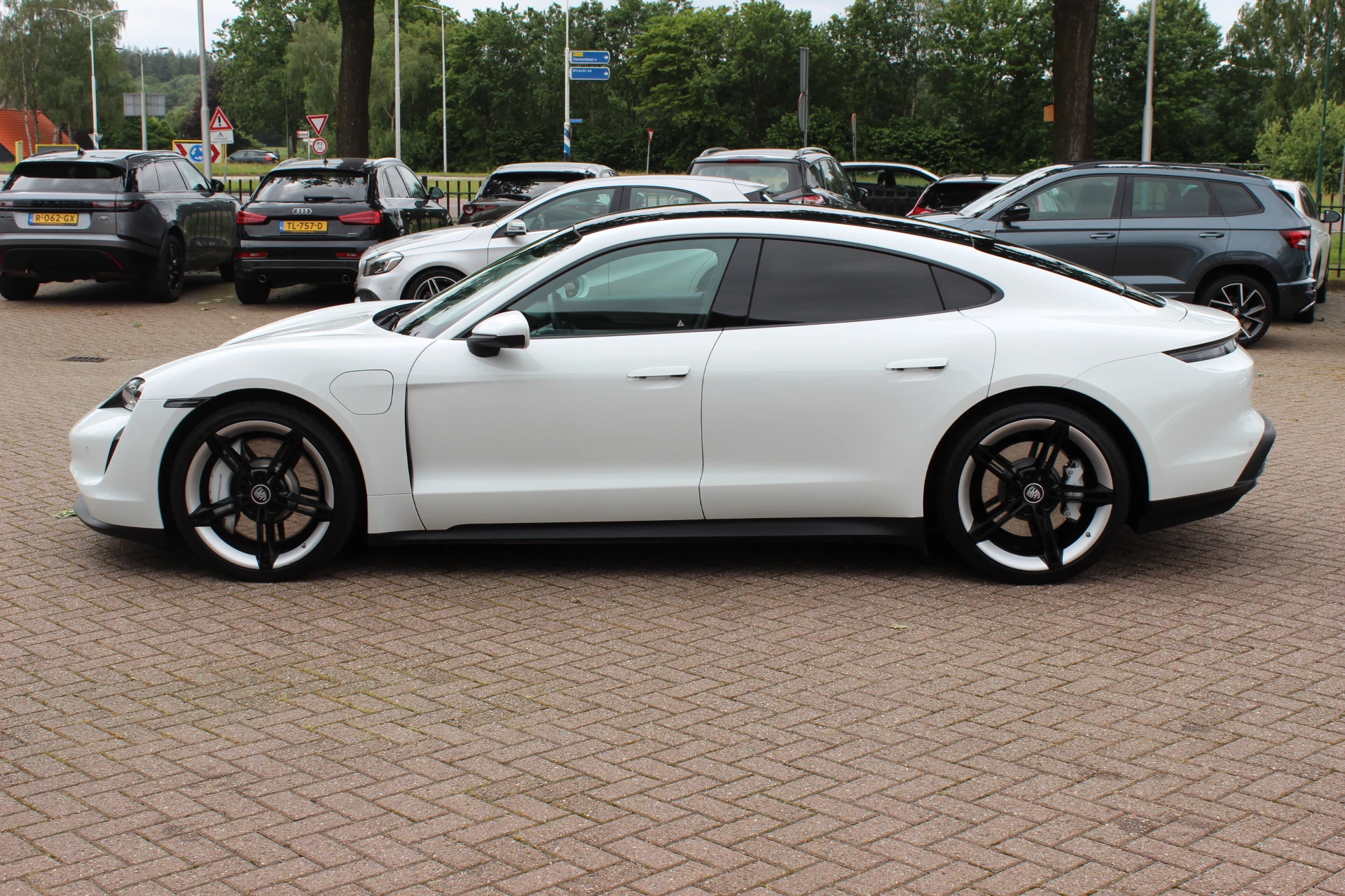Hoofdafbeelding Porsche Taycan