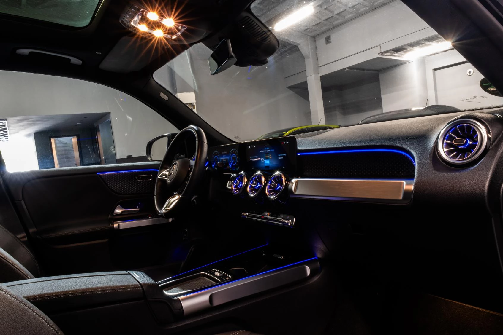 Hoofdafbeelding Mercedes-Benz EQB