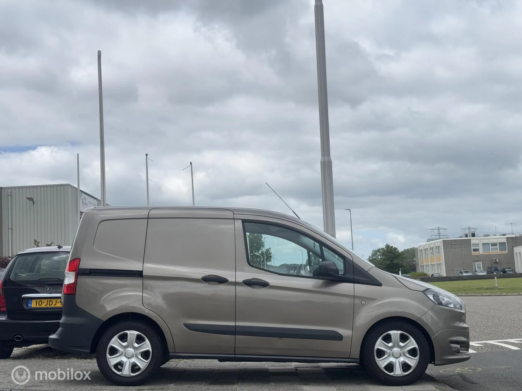 Hoofdafbeelding Ford Transit Courier