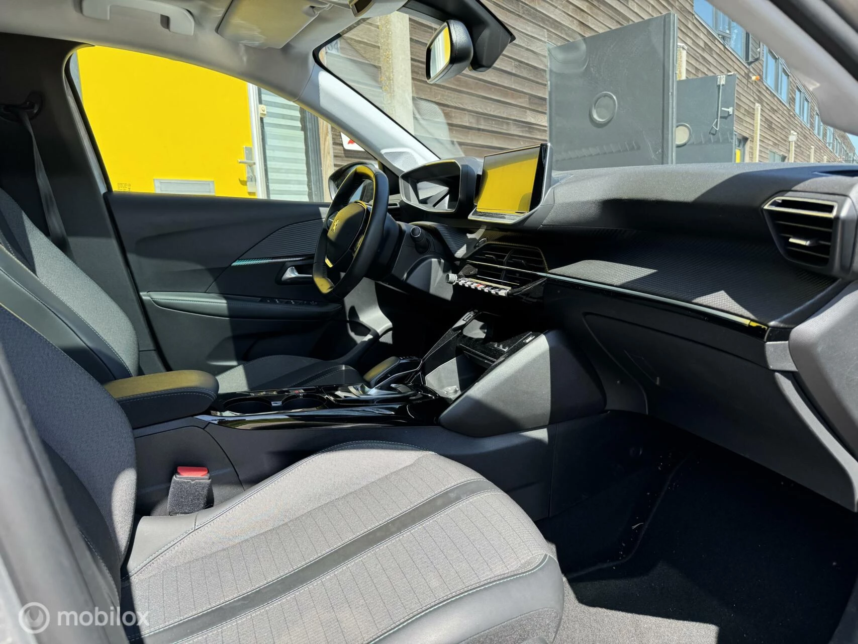 Hoofdafbeelding Peugeot e-208