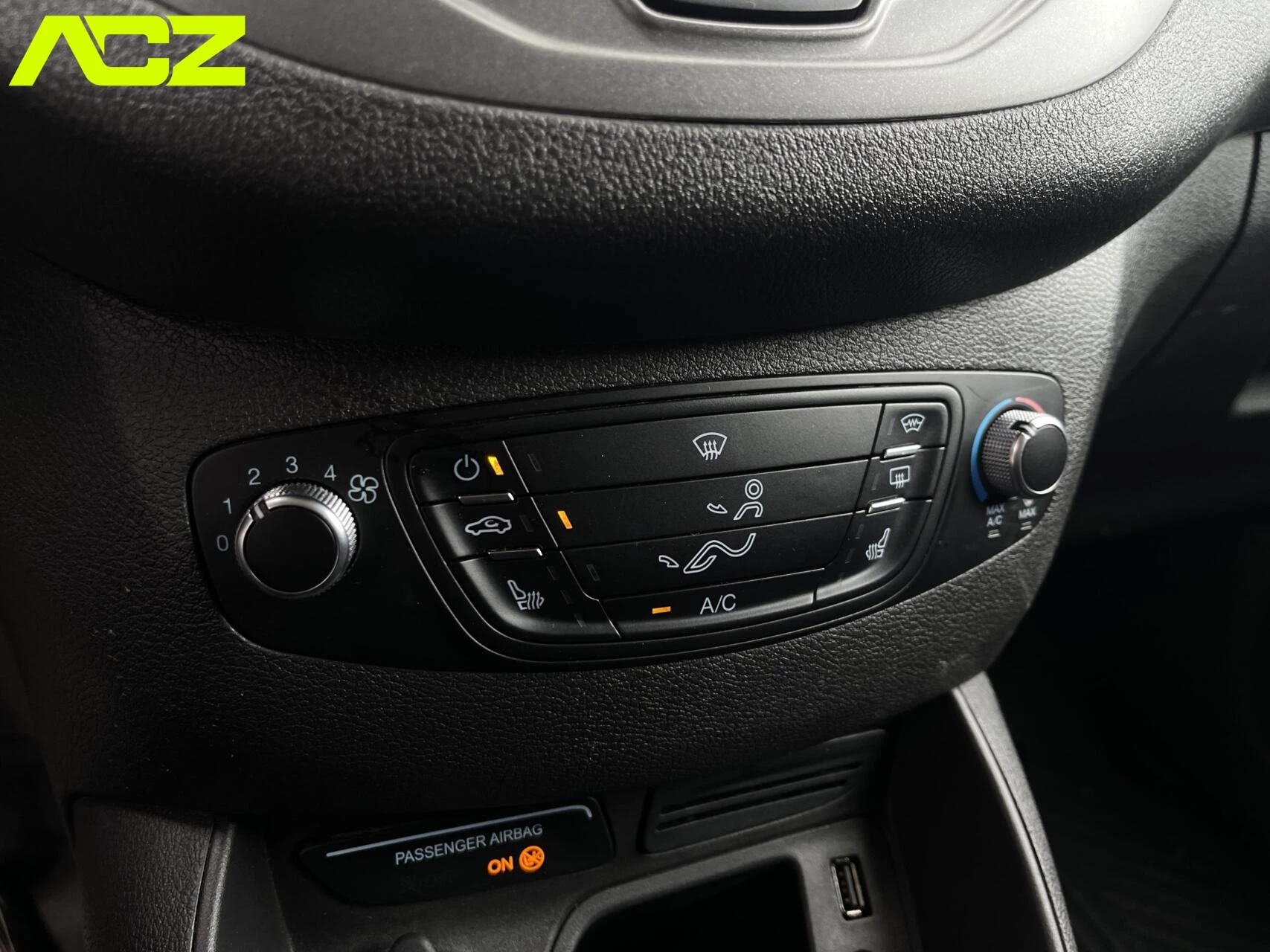 Hoofdafbeelding Ford Transit Courier