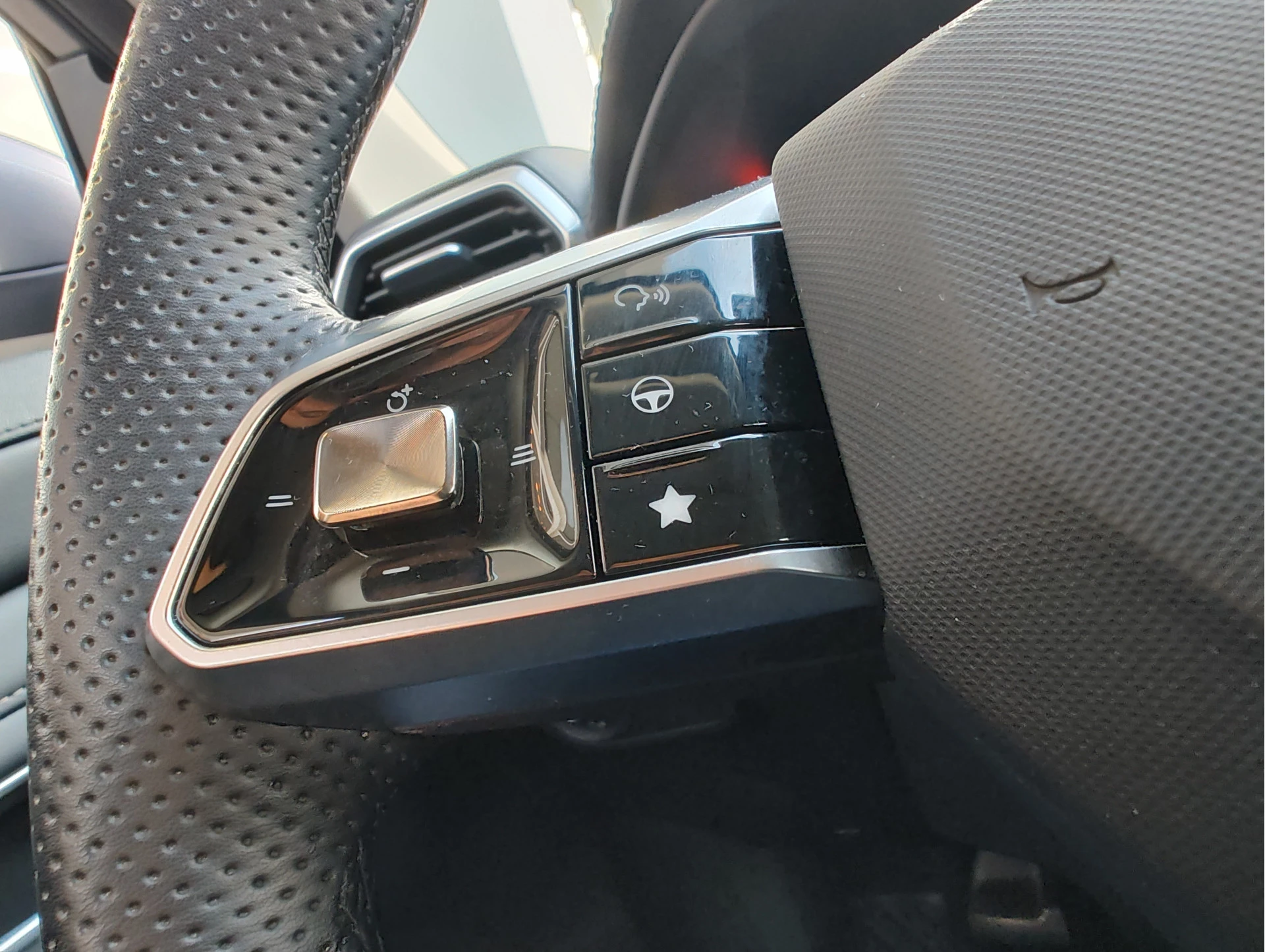 Hoofdafbeelding MG ZS