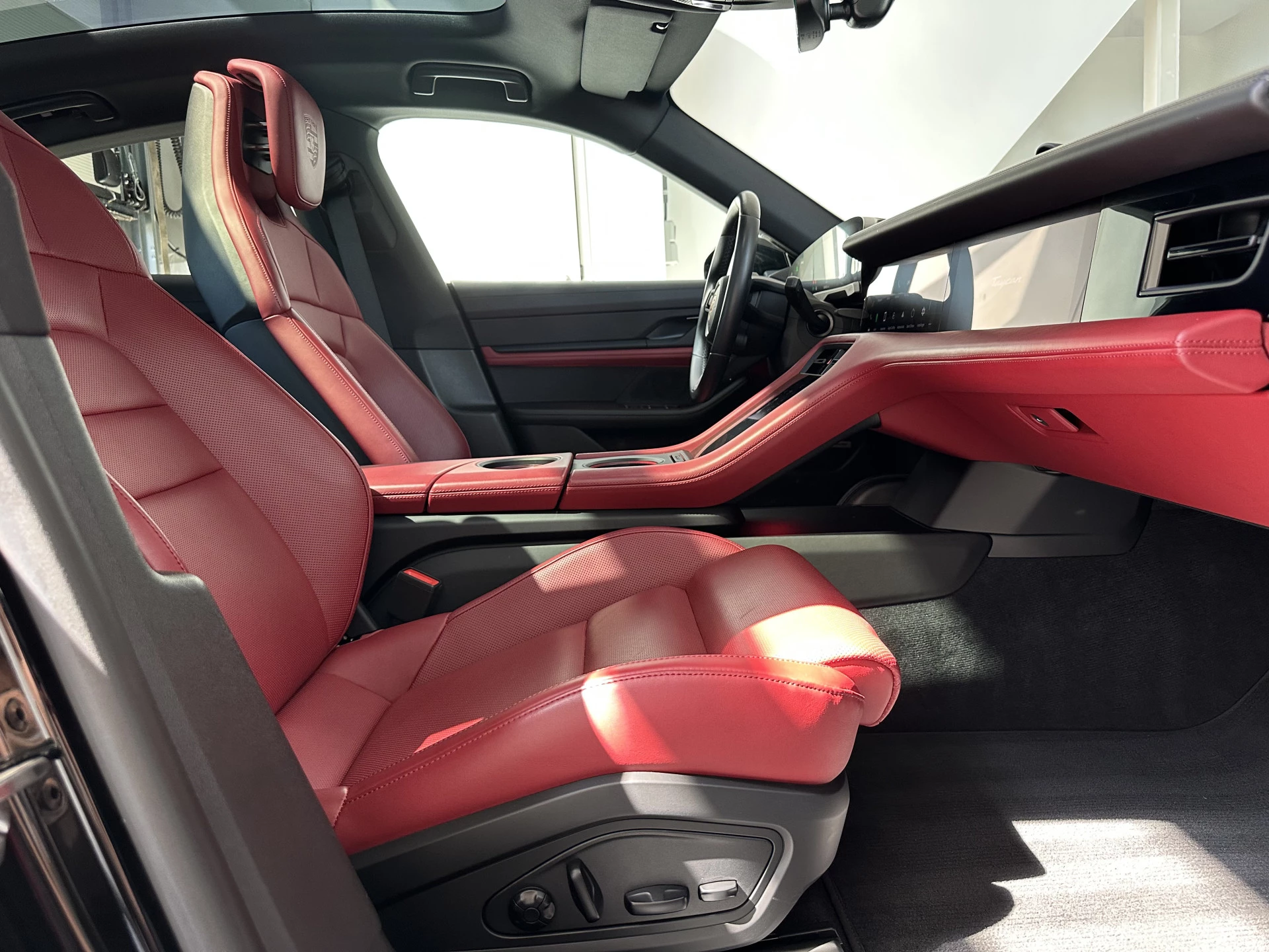 Hoofdafbeelding Porsche Taycan