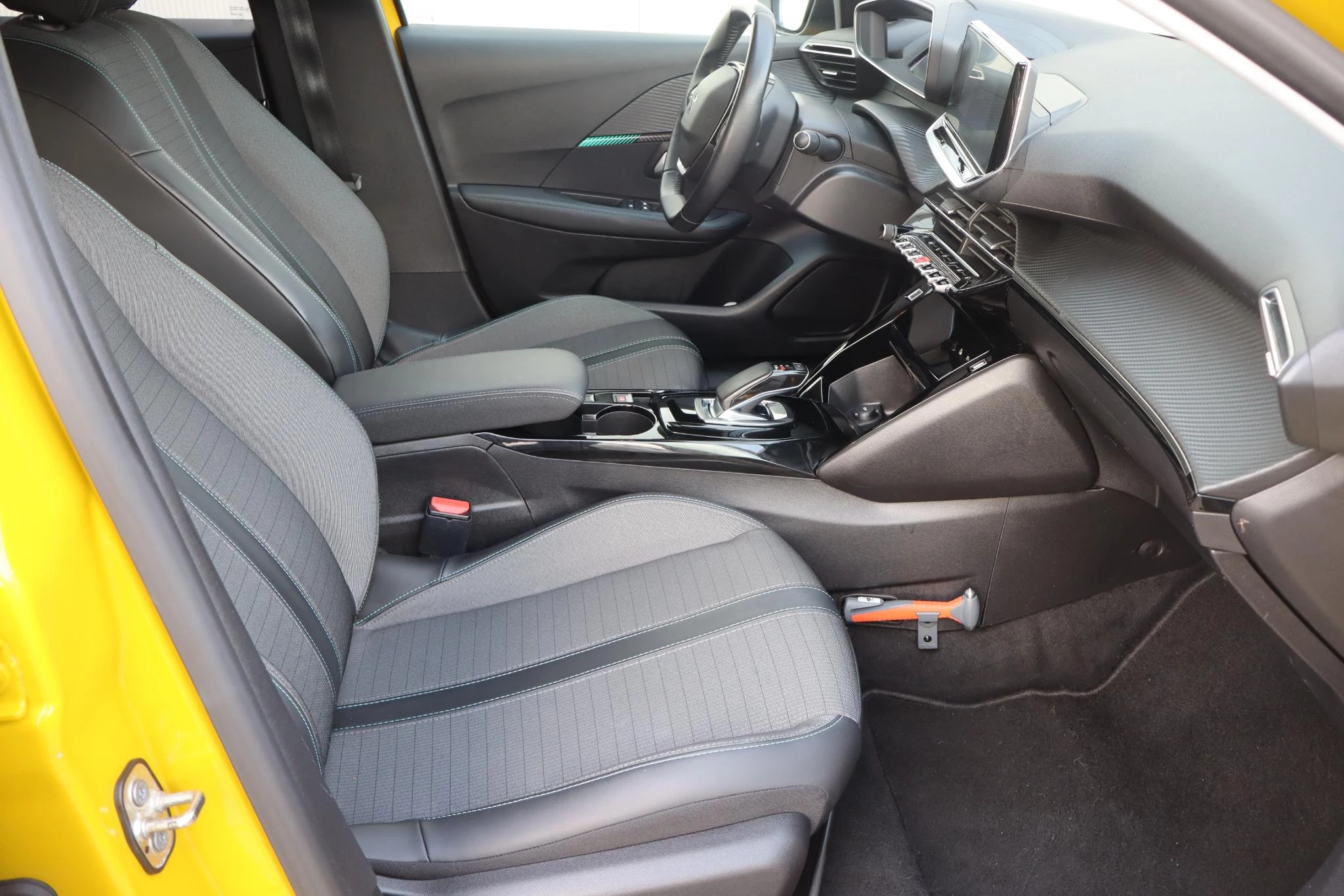 Hoofdafbeelding Peugeot e-208