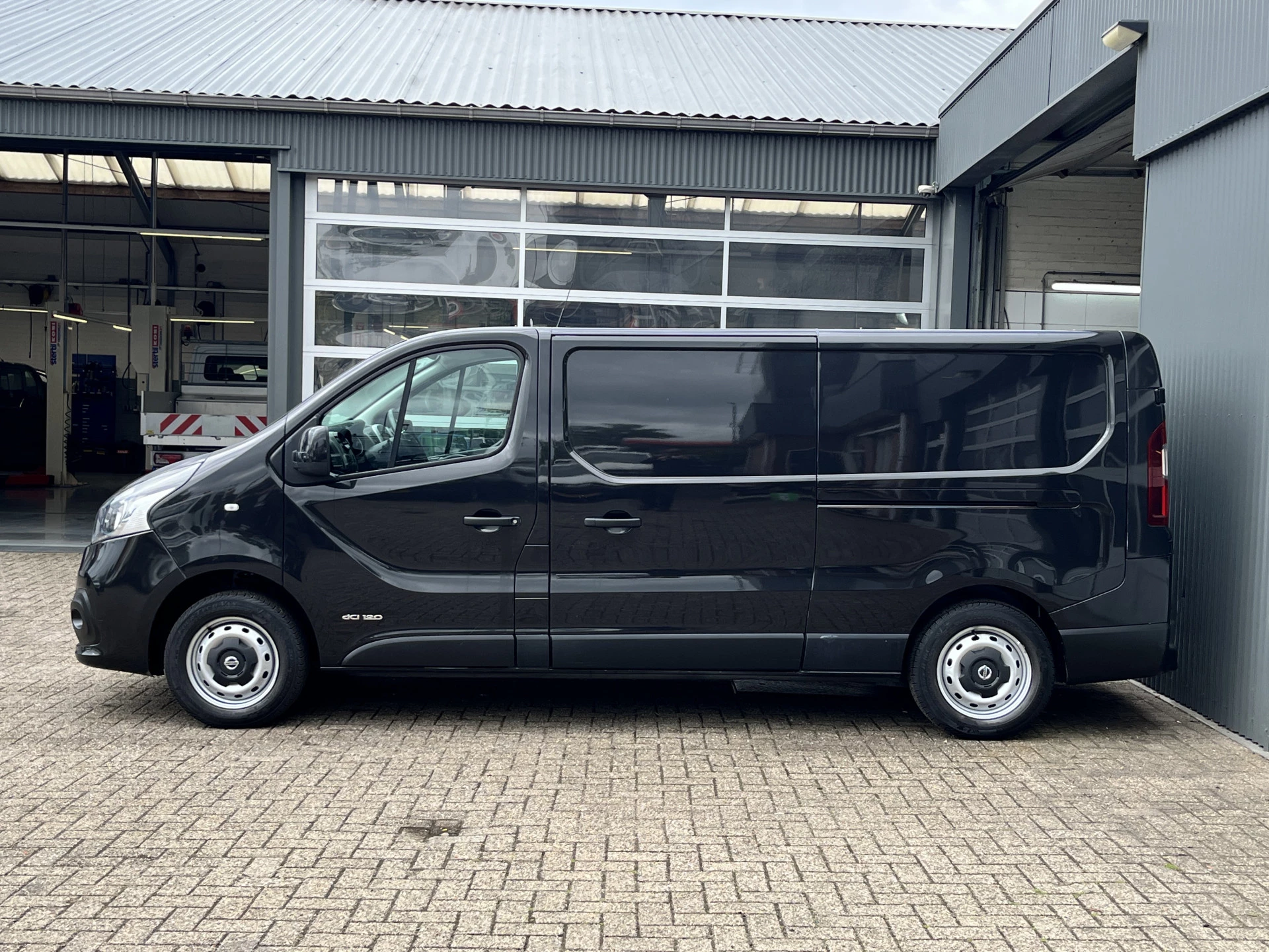 Hoofdafbeelding Nissan NV300
