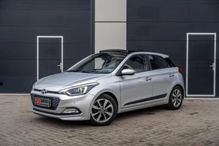 Hoofdafbeelding Hyundai i20 Hyundai i20 1.4i i-Vision Stuur/Stoelverw|Cruise|Pano|VOL!