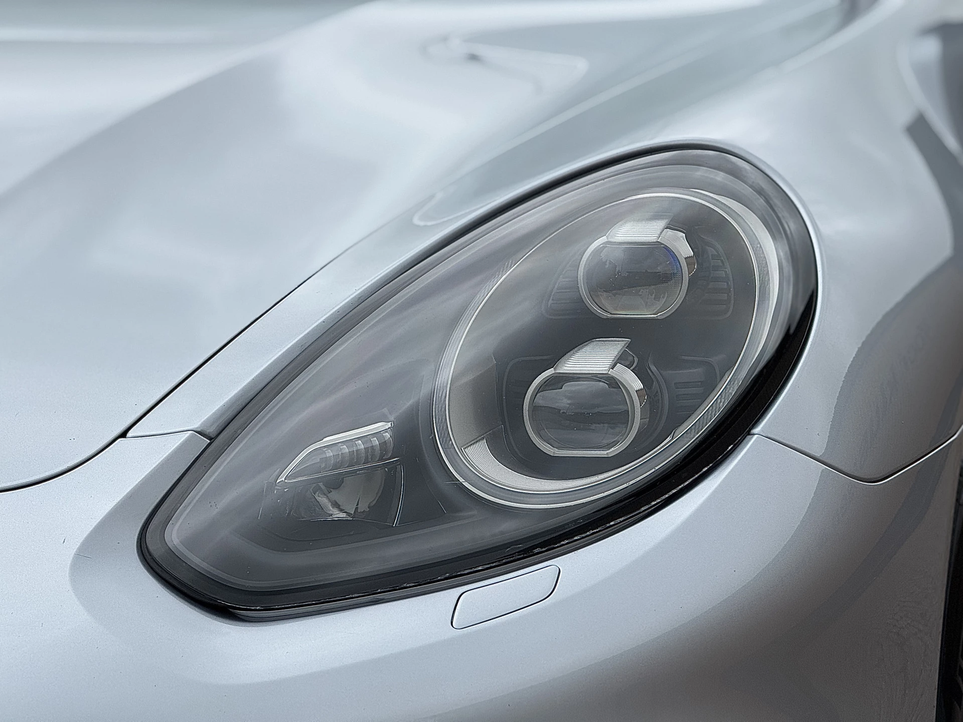 Hoofdafbeelding Porsche Panamera