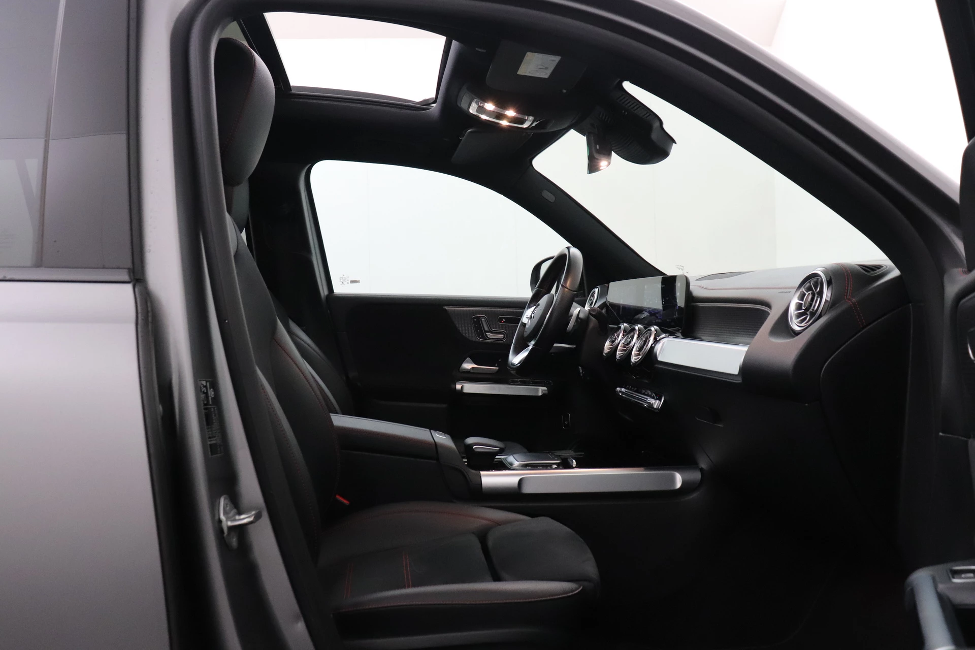 Hoofdafbeelding Mercedes-Benz EQB