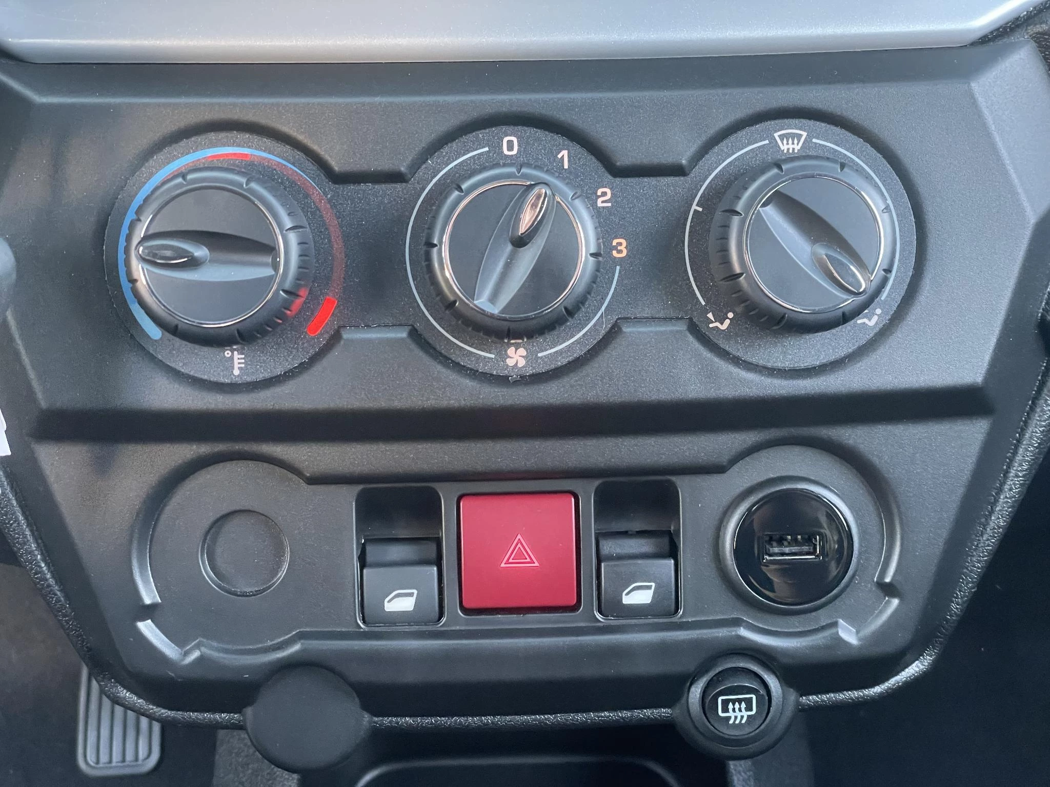 Hoofdafbeelding Axaim Crossover