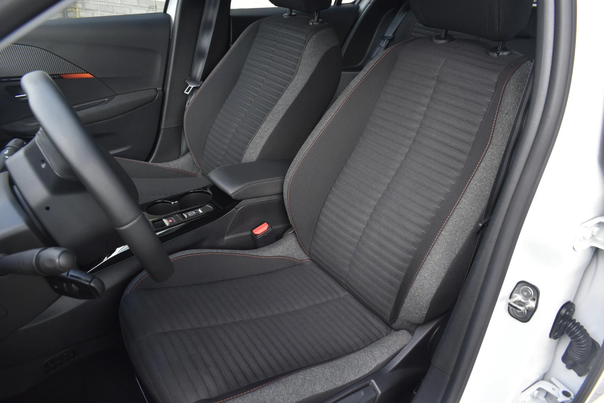 Hoofdafbeelding Peugeot e-208