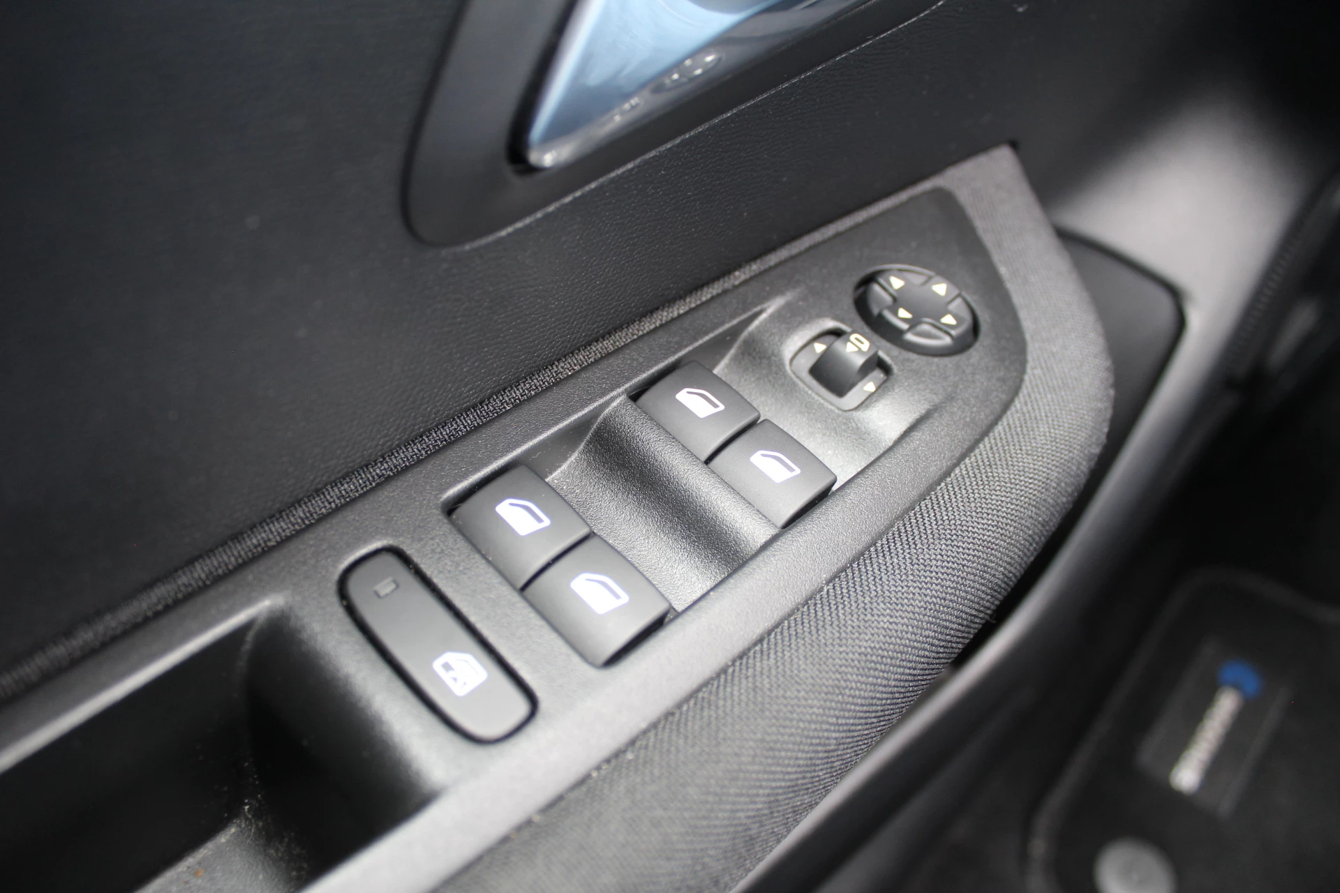 Hoofdafbeelding Peugeot e-208