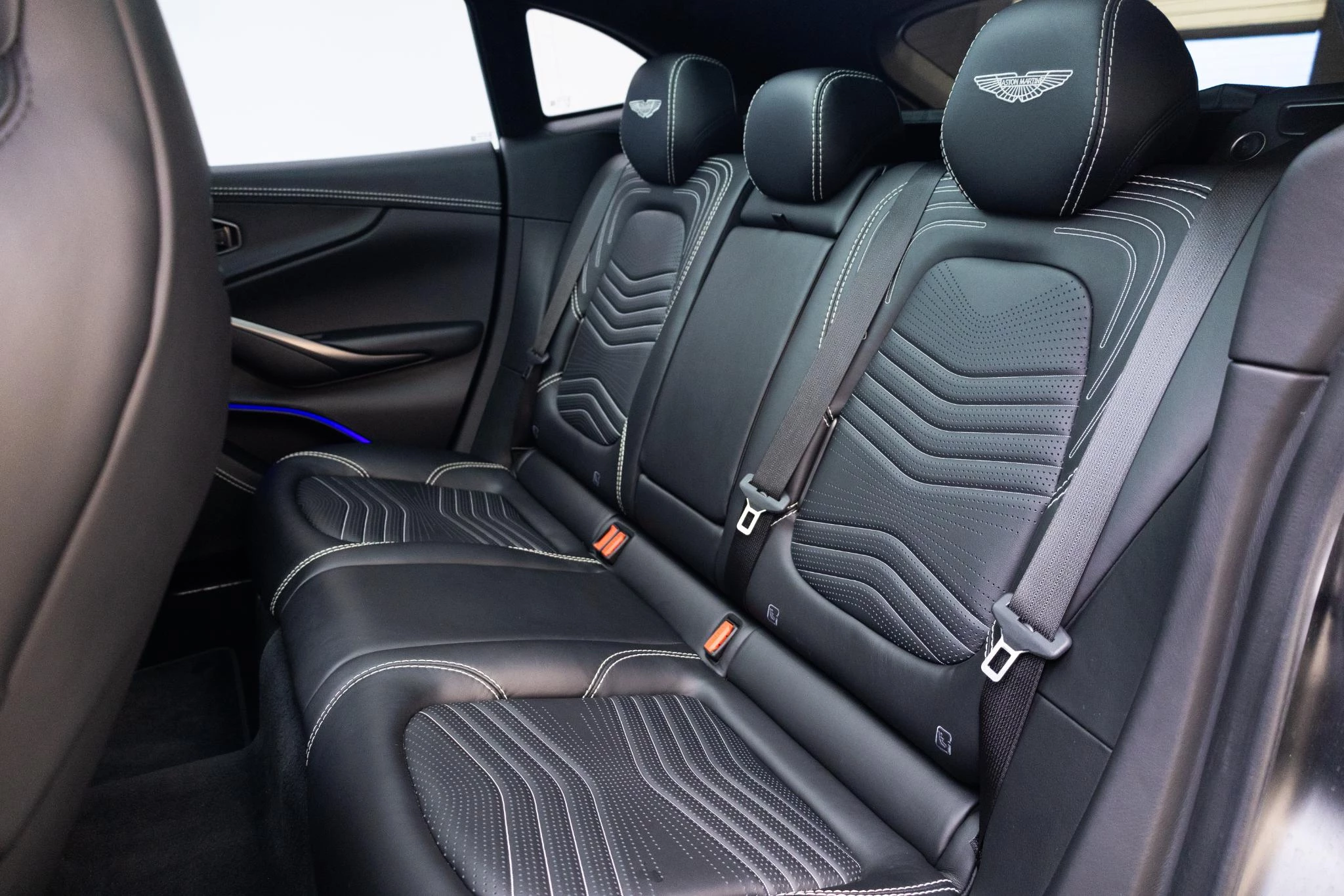 Hoofdafbeelding Aston Martin DBX