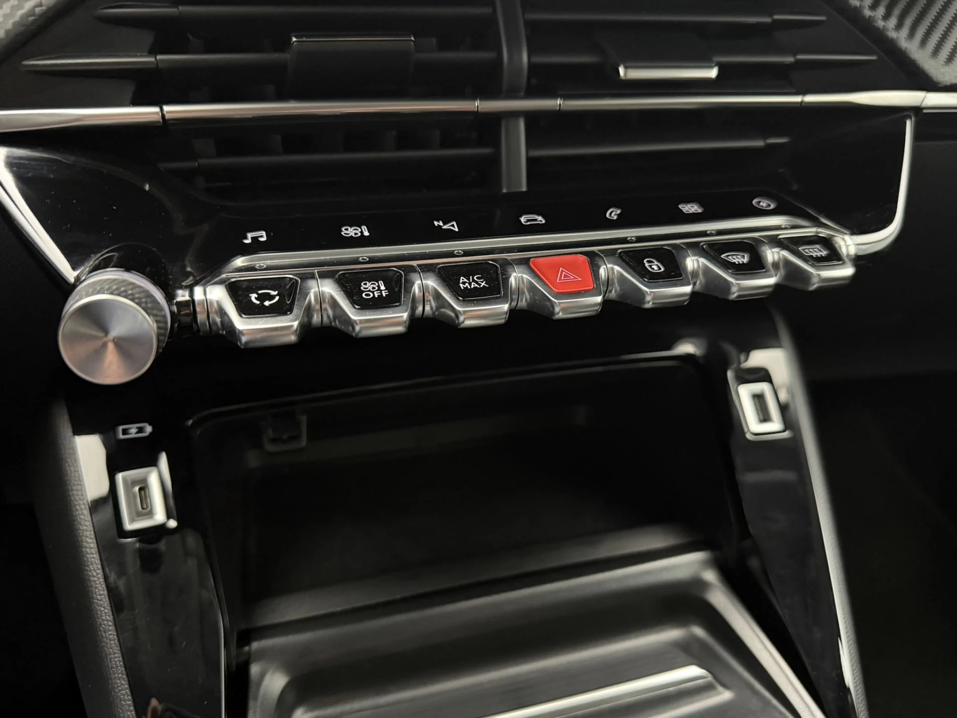 Hoofdafbeelding Peugeot e-2008