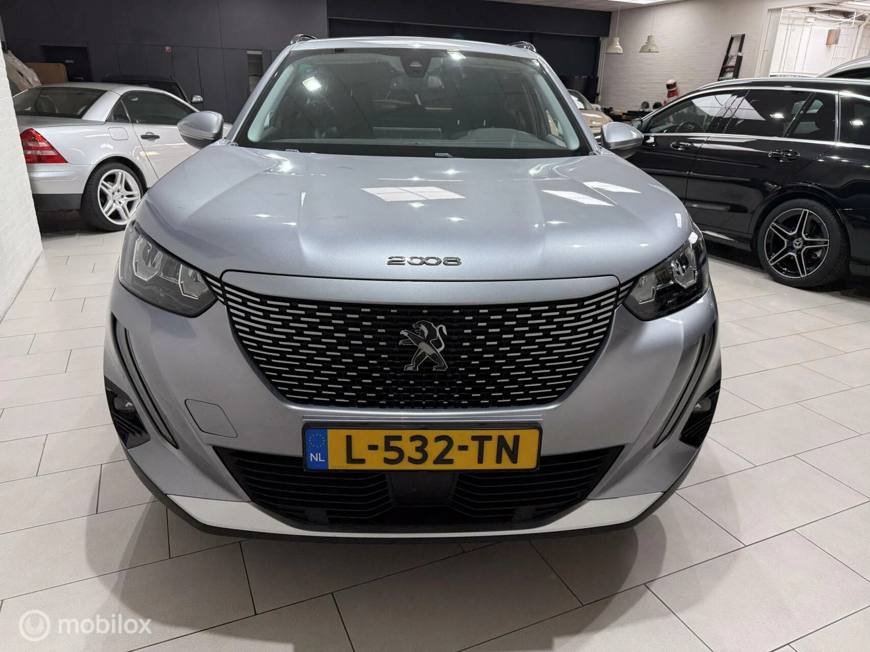 Hoofdafbeelding Peugeot e-2008