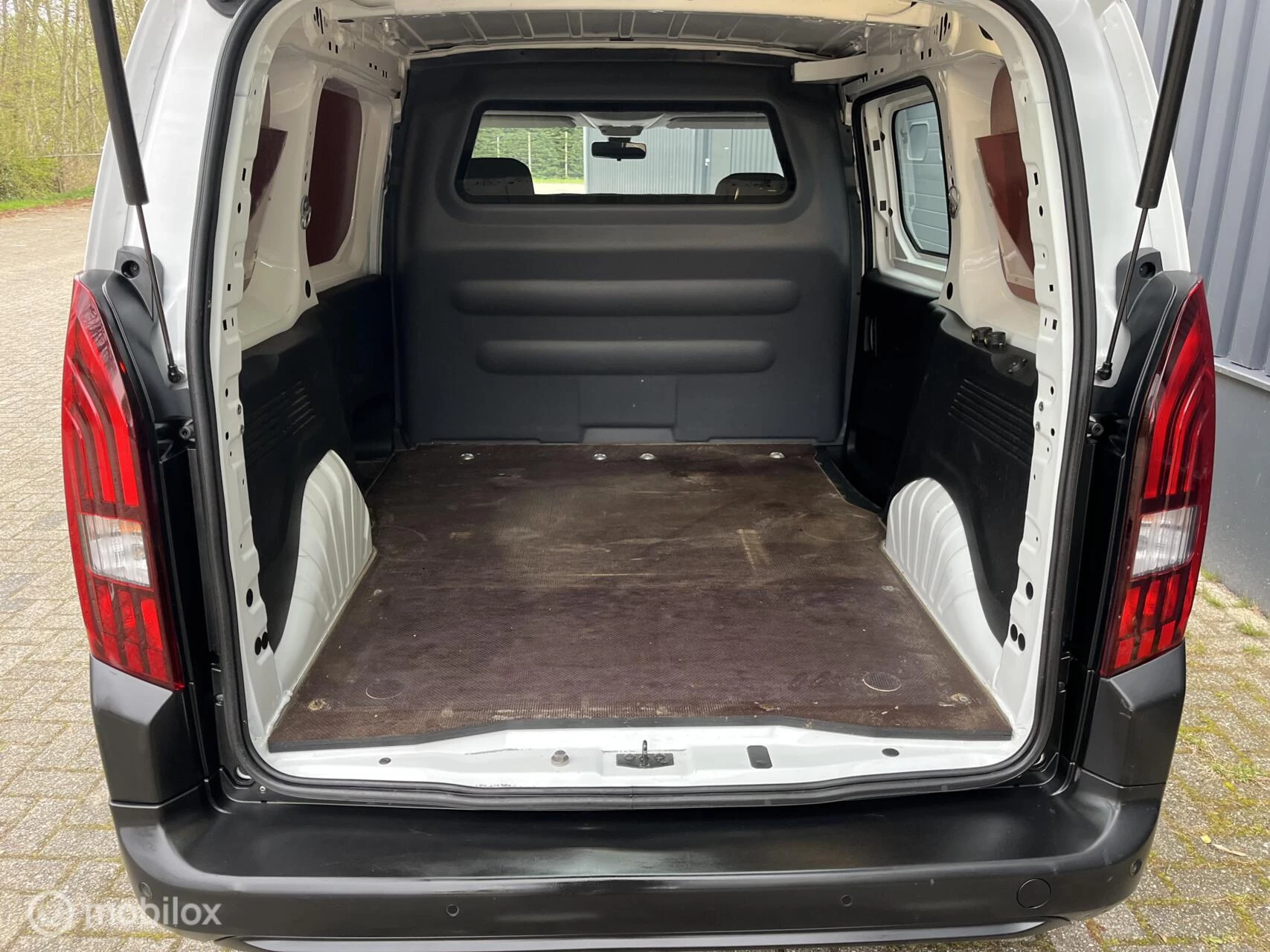 Hoofdafbeelding Peugeot Partner