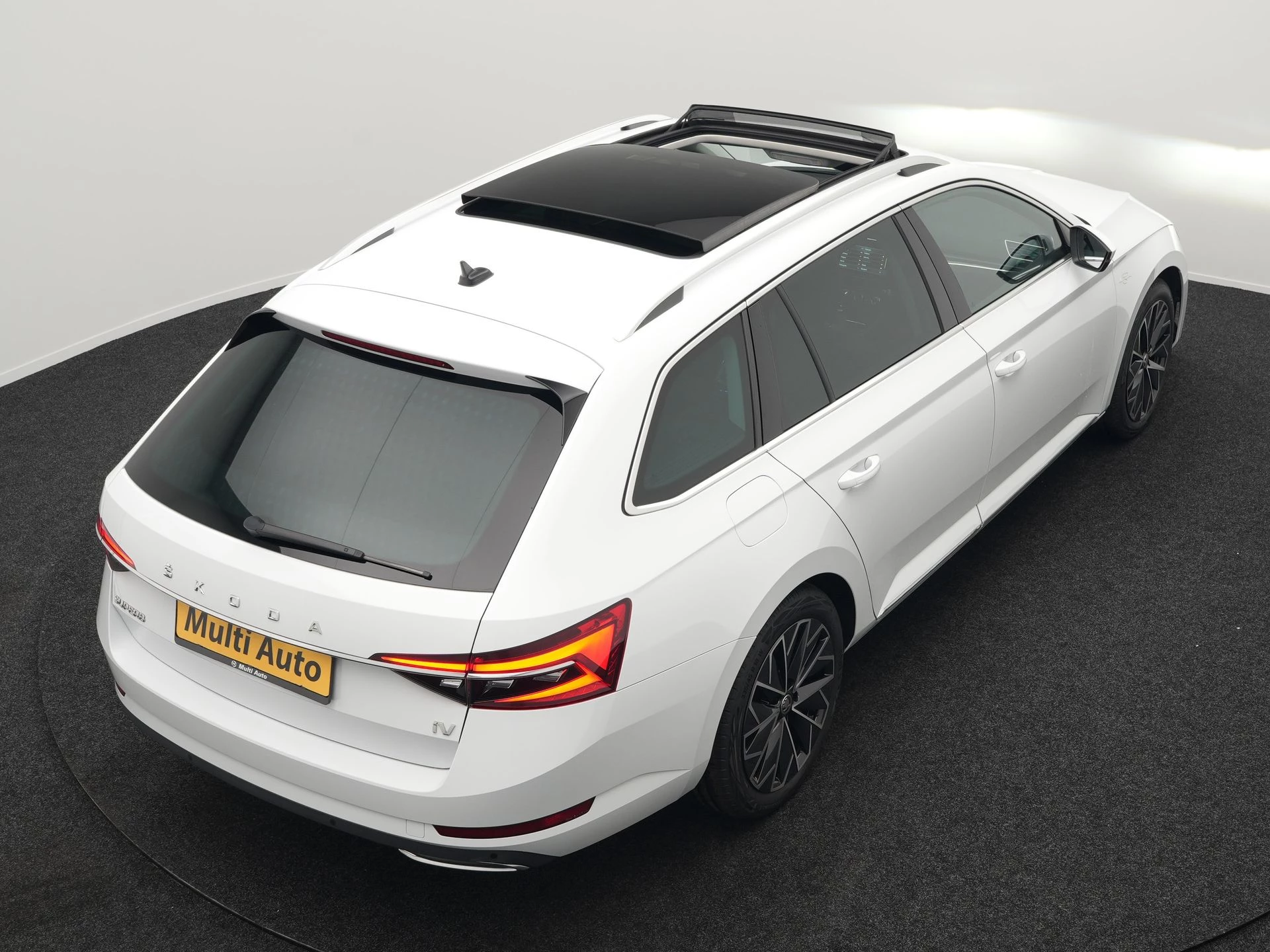 Hoofdafbeelding Škoda Superb