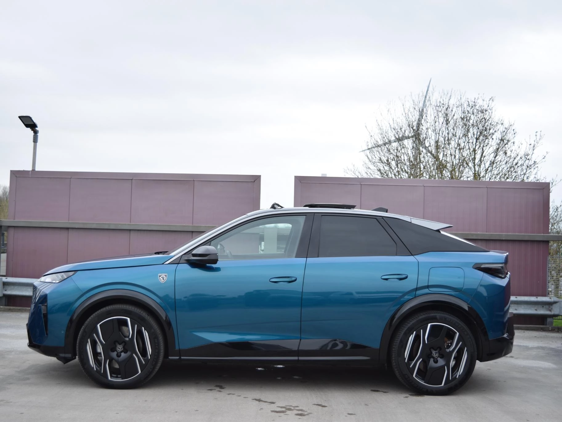 Hoofdafbeelding Peugeot e-3008