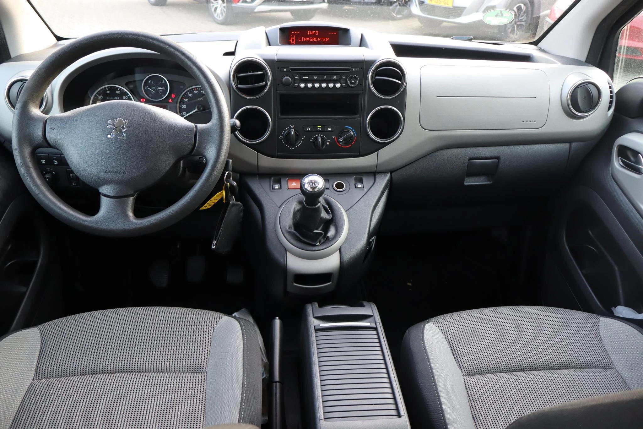 Hoofdafbeelding Peugeot Partner