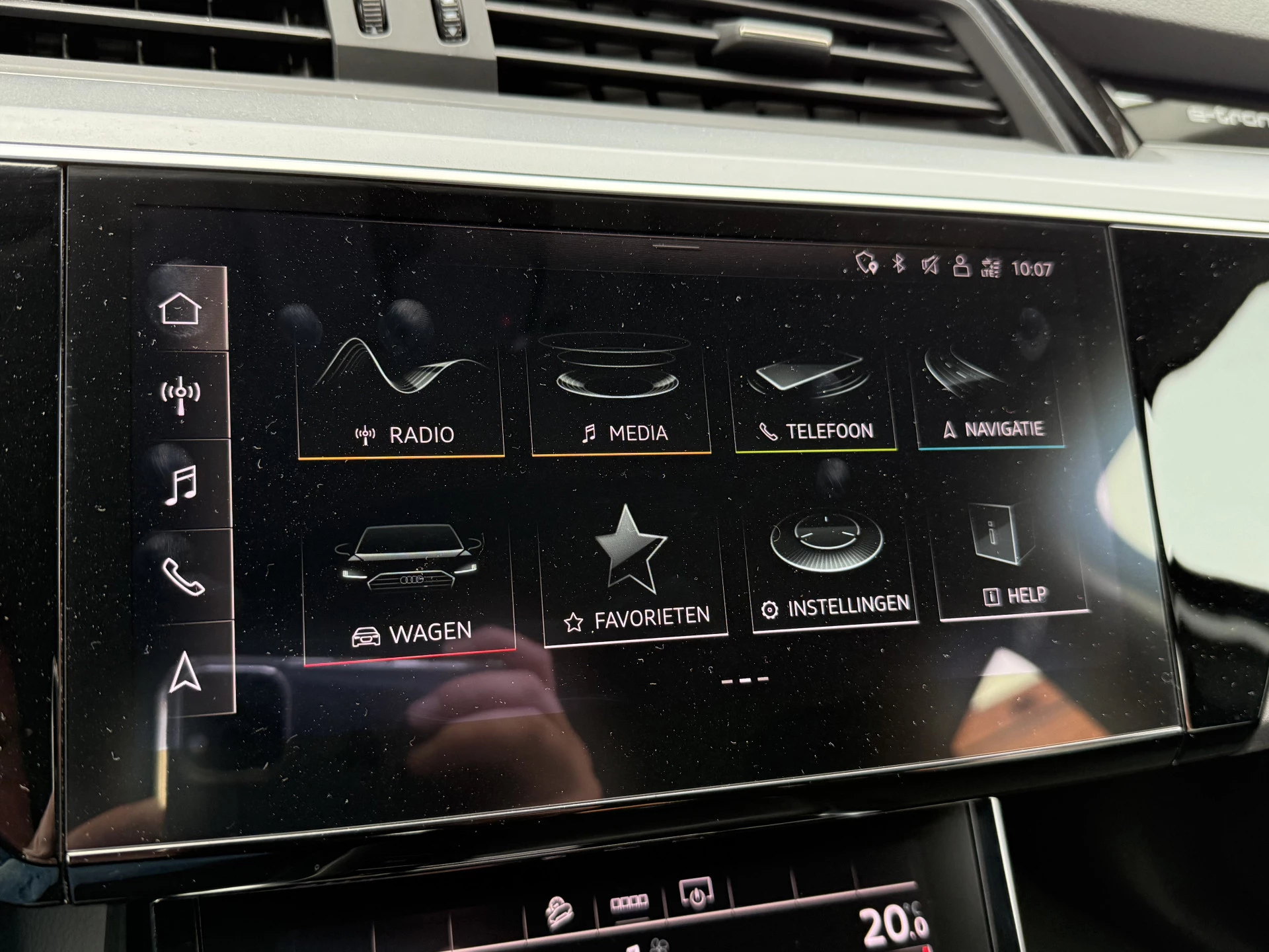 Hoofdafbeelding Audi e-tron
