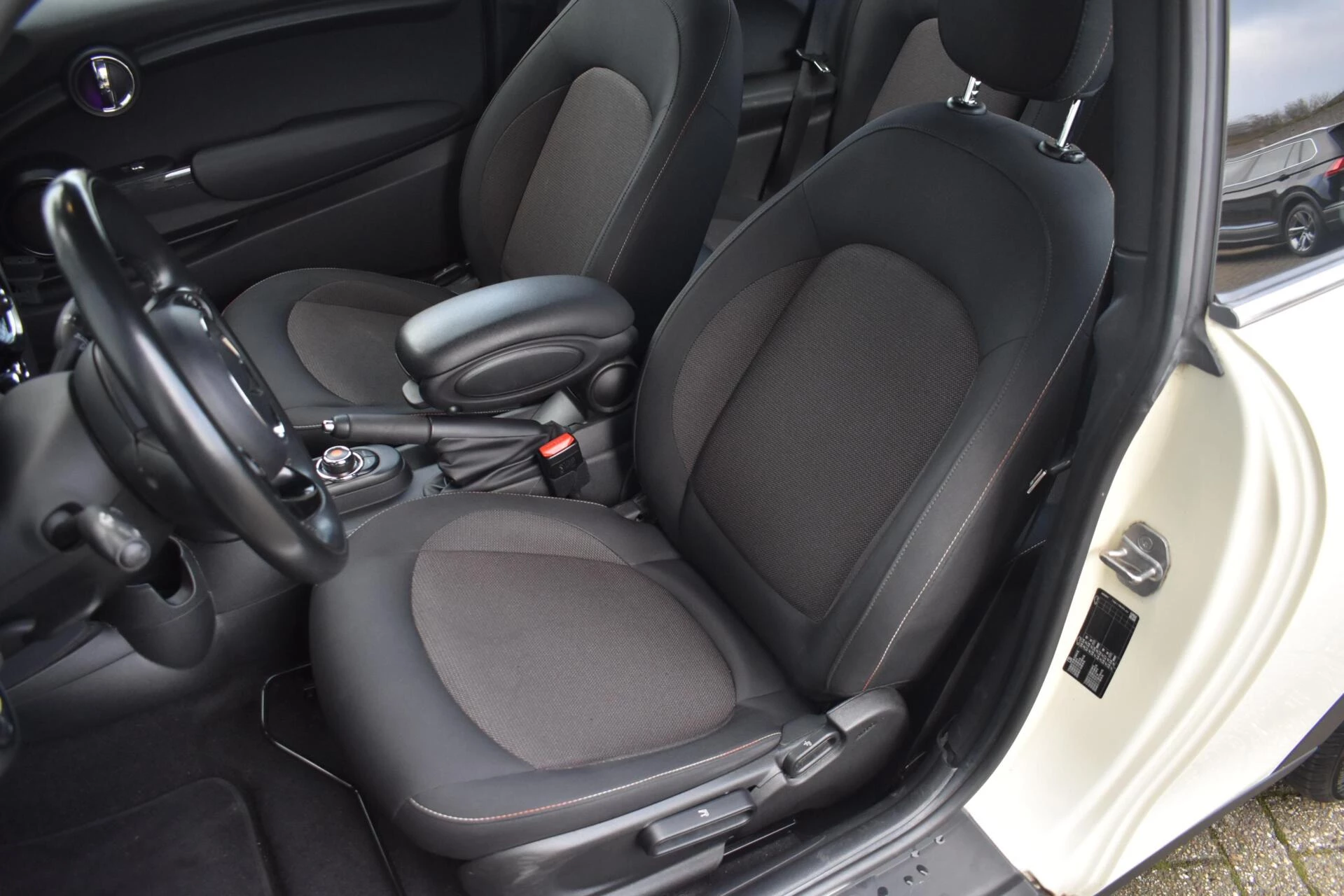 Hoofdafbeelding MINI One