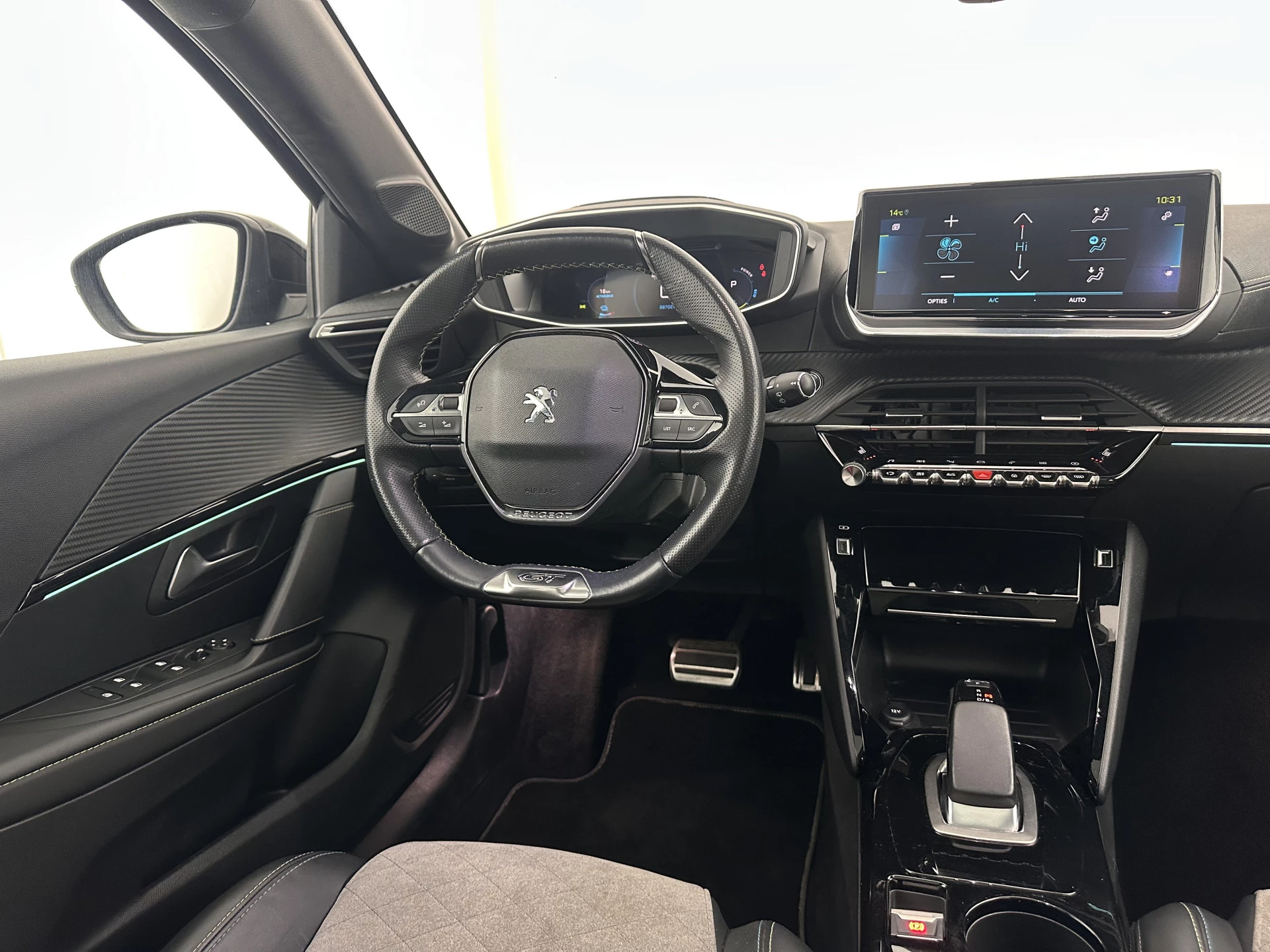 Hoofdafbeelding Peugeot e-208