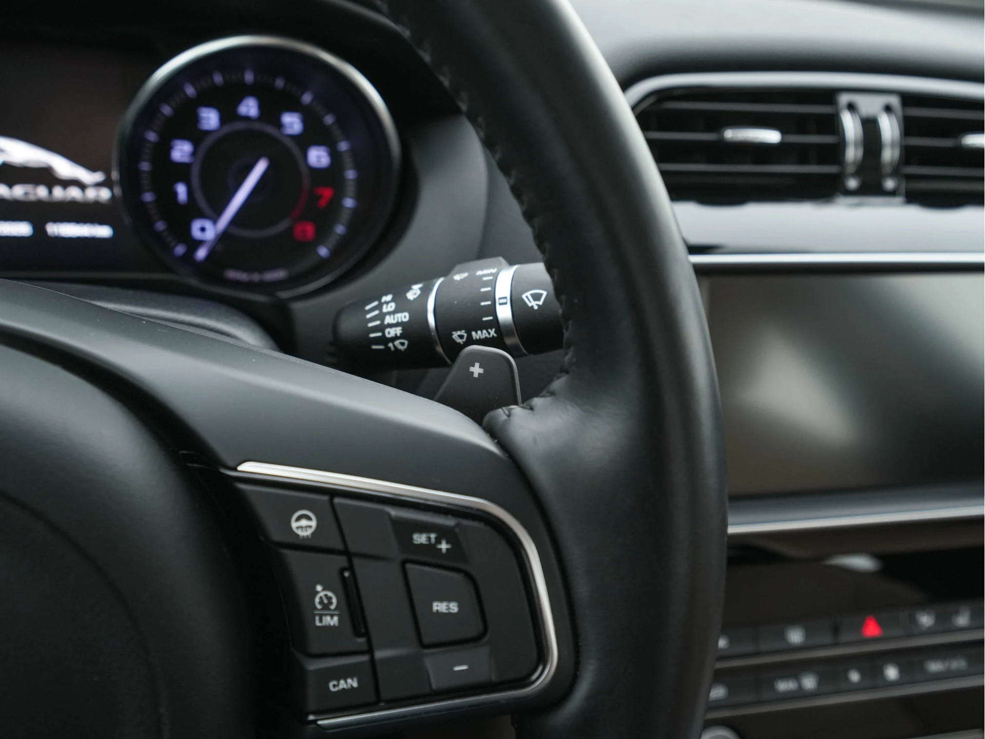 Hoofdafbeelding Jaguar XE