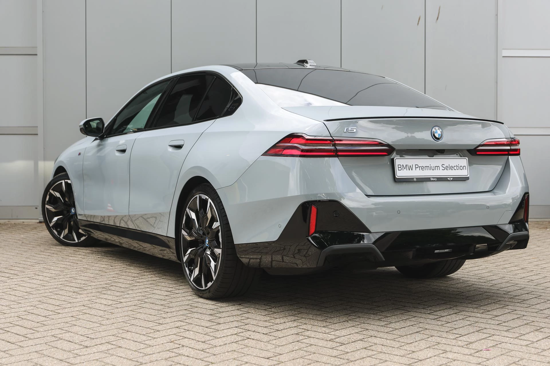 Hoofdafbeelding BMW i5