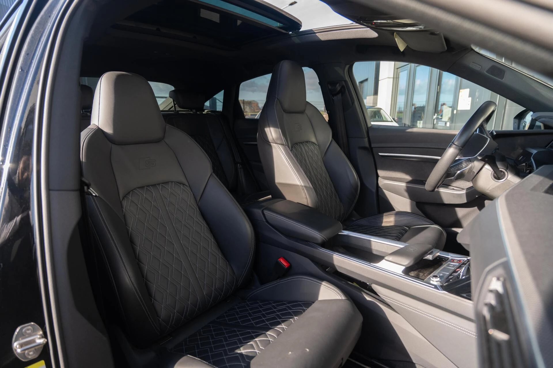 Hoofdafbeelding Audi e-tron