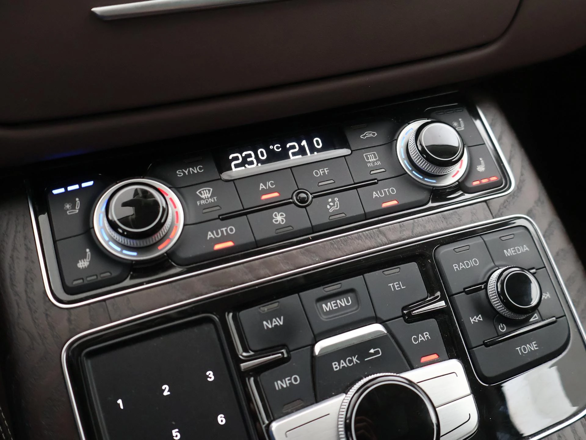 Hoofdafbeelding Audi A8