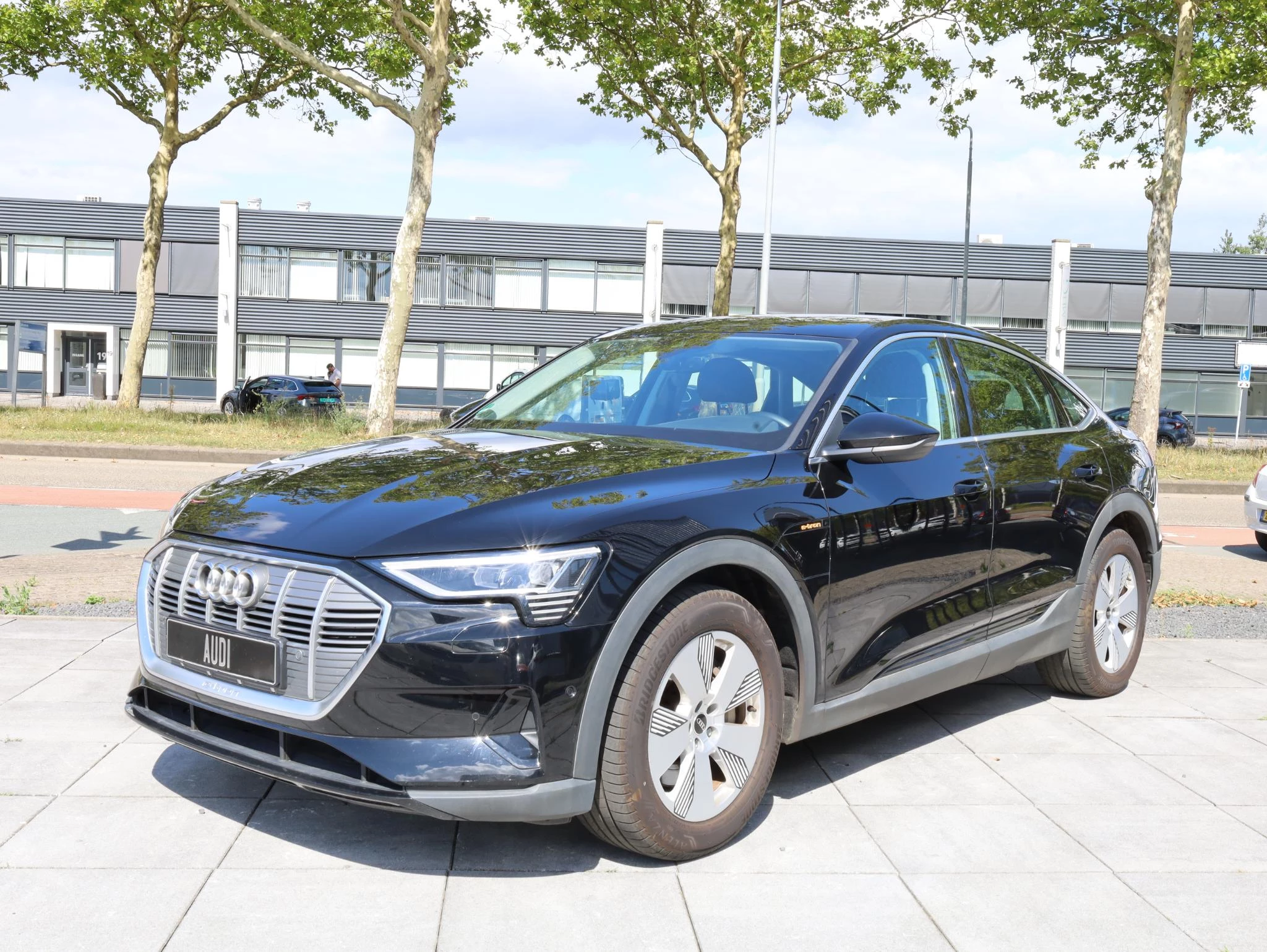 Hoofdafbeelding Audi e-tron