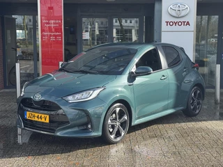 Toyota Yaris 1.5 Hybrid 130 EXECUTIVE NL-AUTO STOEL/STUURVERW BLIND-SPOT LEDER NAVI 17''LM-VELGEN PARK-SENSOREN CAMERA APPLE/ANDROID LED KEYLESS