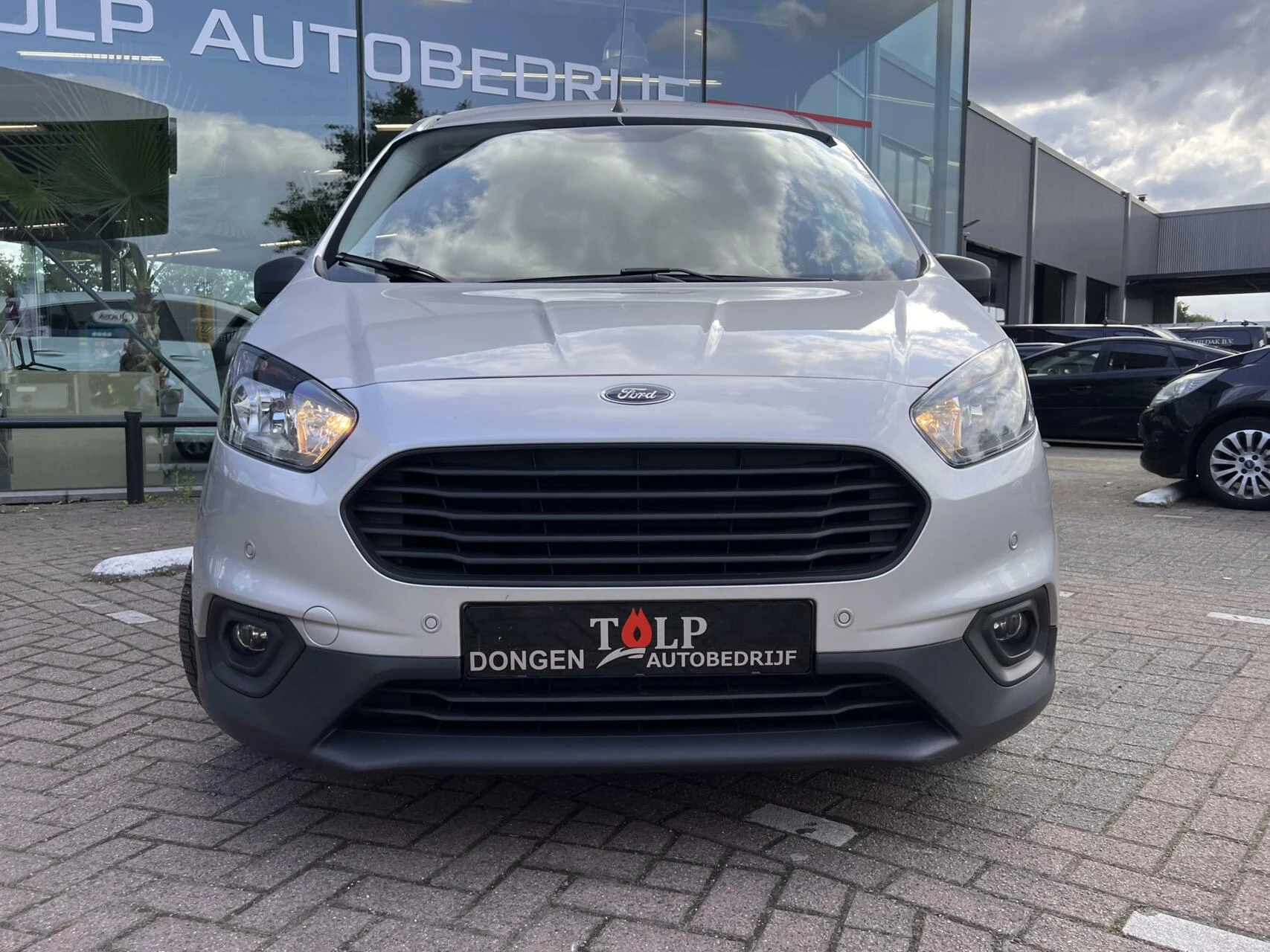 Hoofdafbeelding Ford Transit Courier