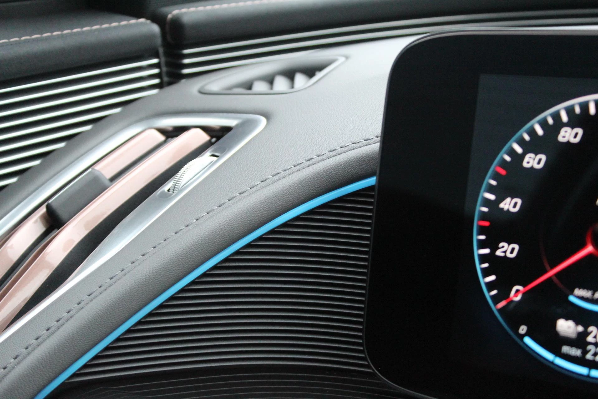 Hoofdafbeelding Mercedes-Benz EQC