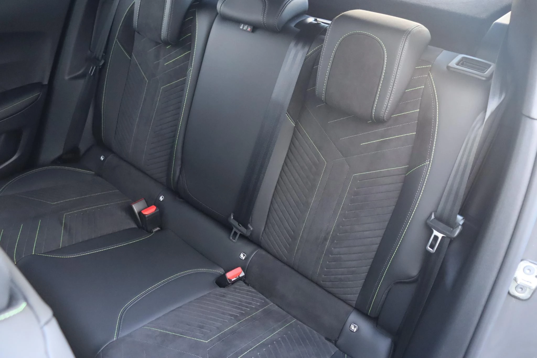 Hoofdafbeelding Peugeot e-2008