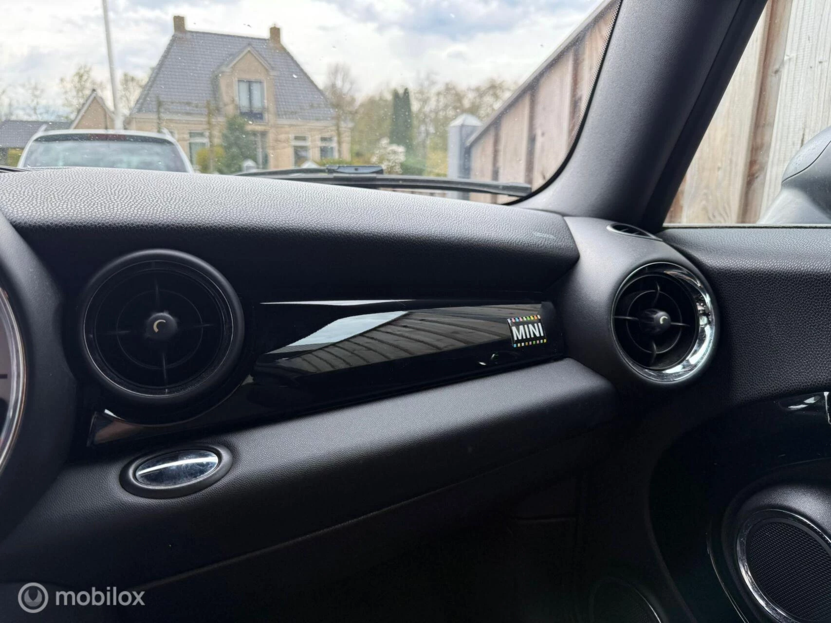 Hoofdafbeelding MINI One