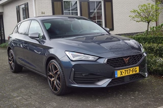 Hoofdafbeelding CUPRA Leon CUPRA Leon VZ 1.4 e-Hybrid TSI 245PK Navi/DCC/Virtual/Keyless/19 inch