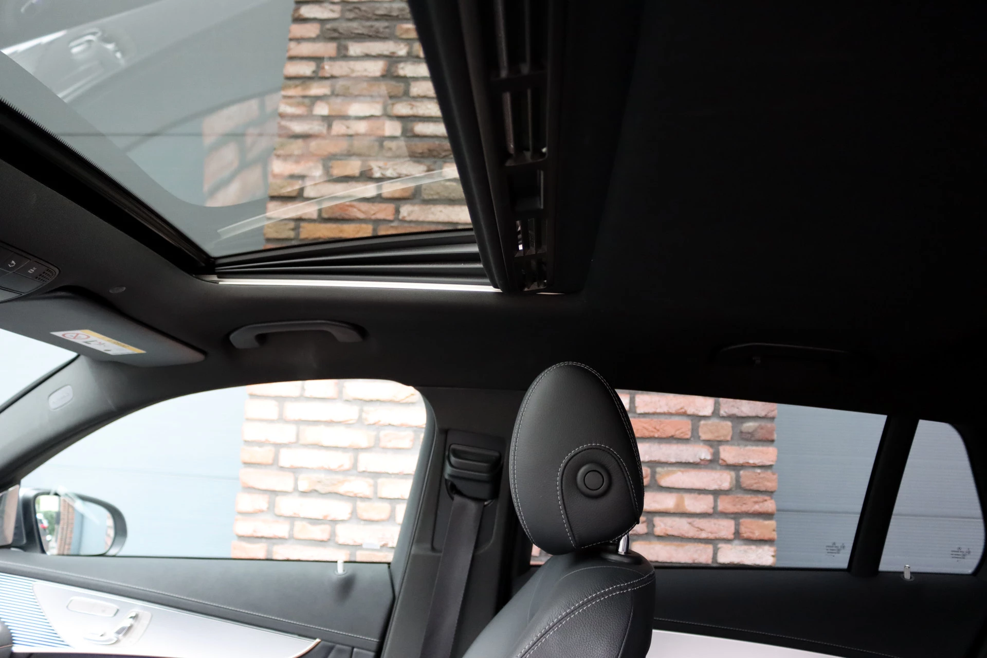 Hoofdafbeelding Mercedes-Benz EQC