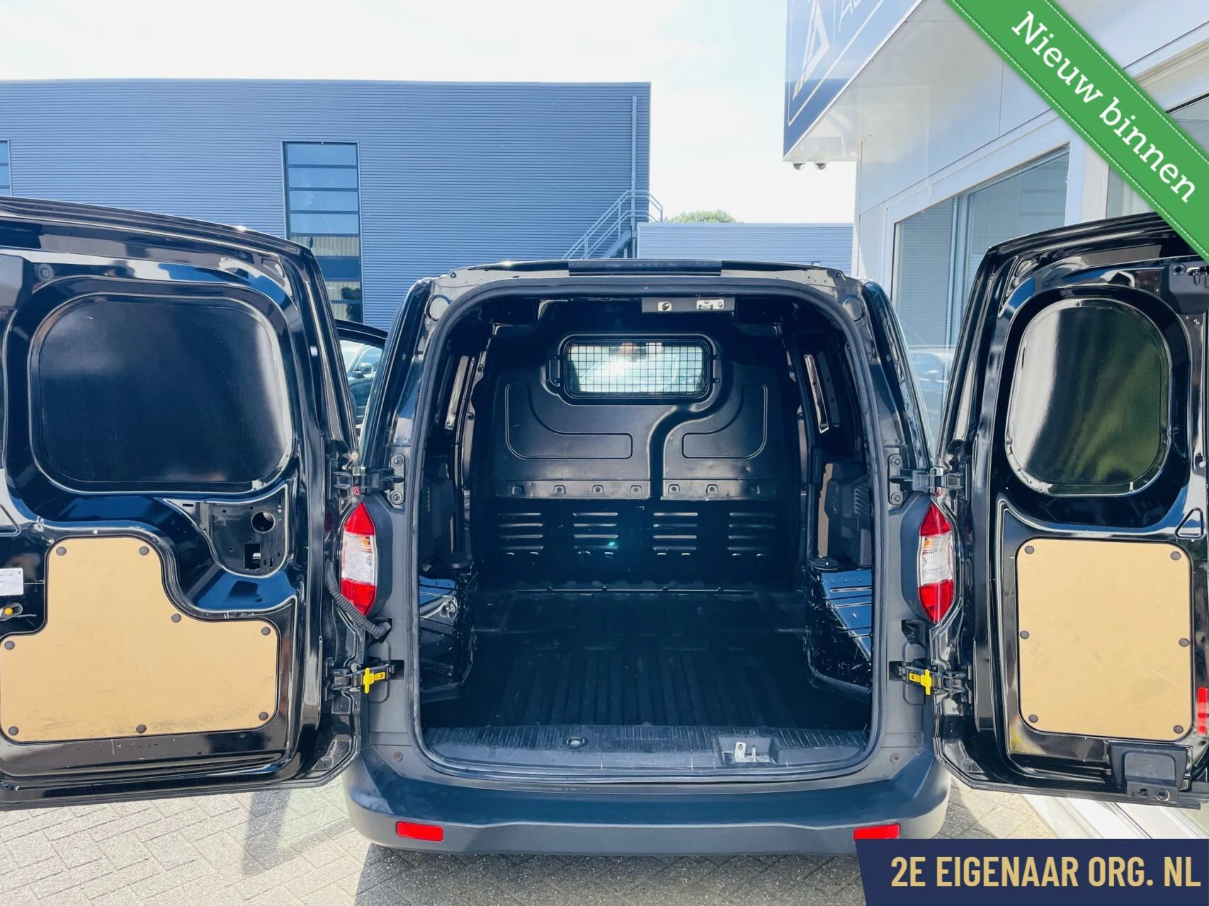Hoofdafbeelding Ford Transit Courier