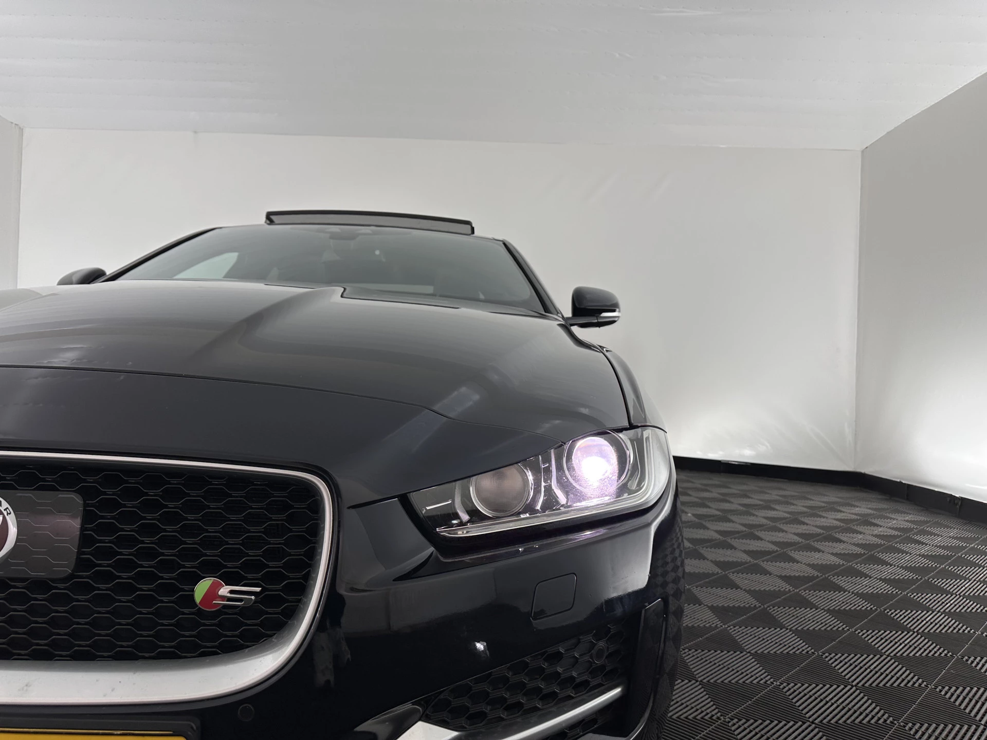 Hoofdafbeelding Jaguar XE