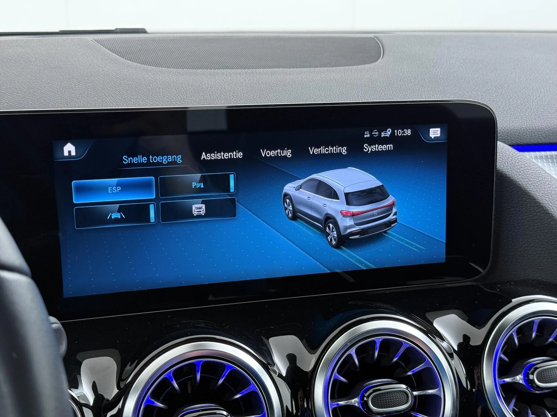 Hoofdafbeelding Mercedes-Benz EQA