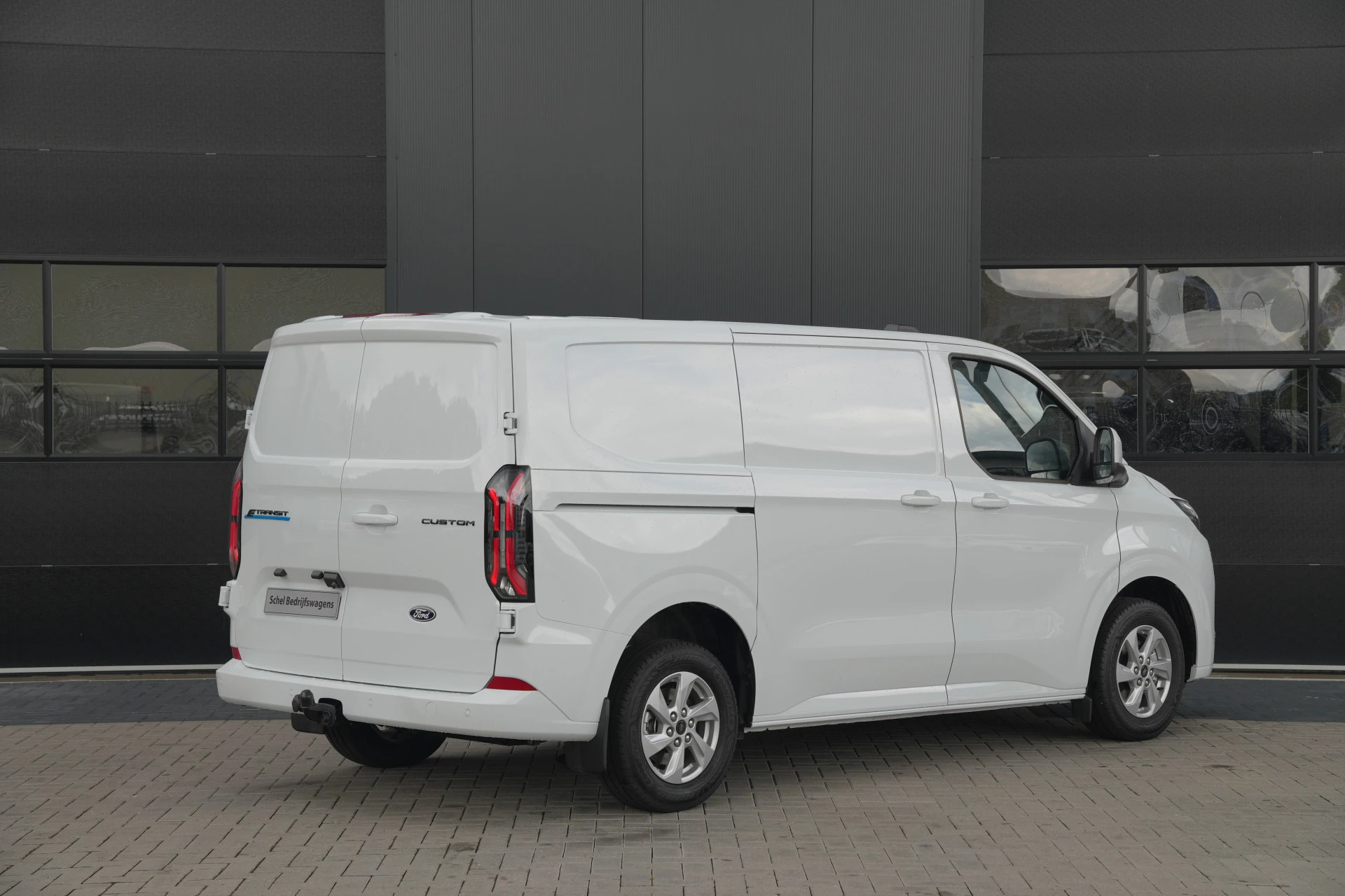 Hoofdafbeelding Ford E-Transit Custom