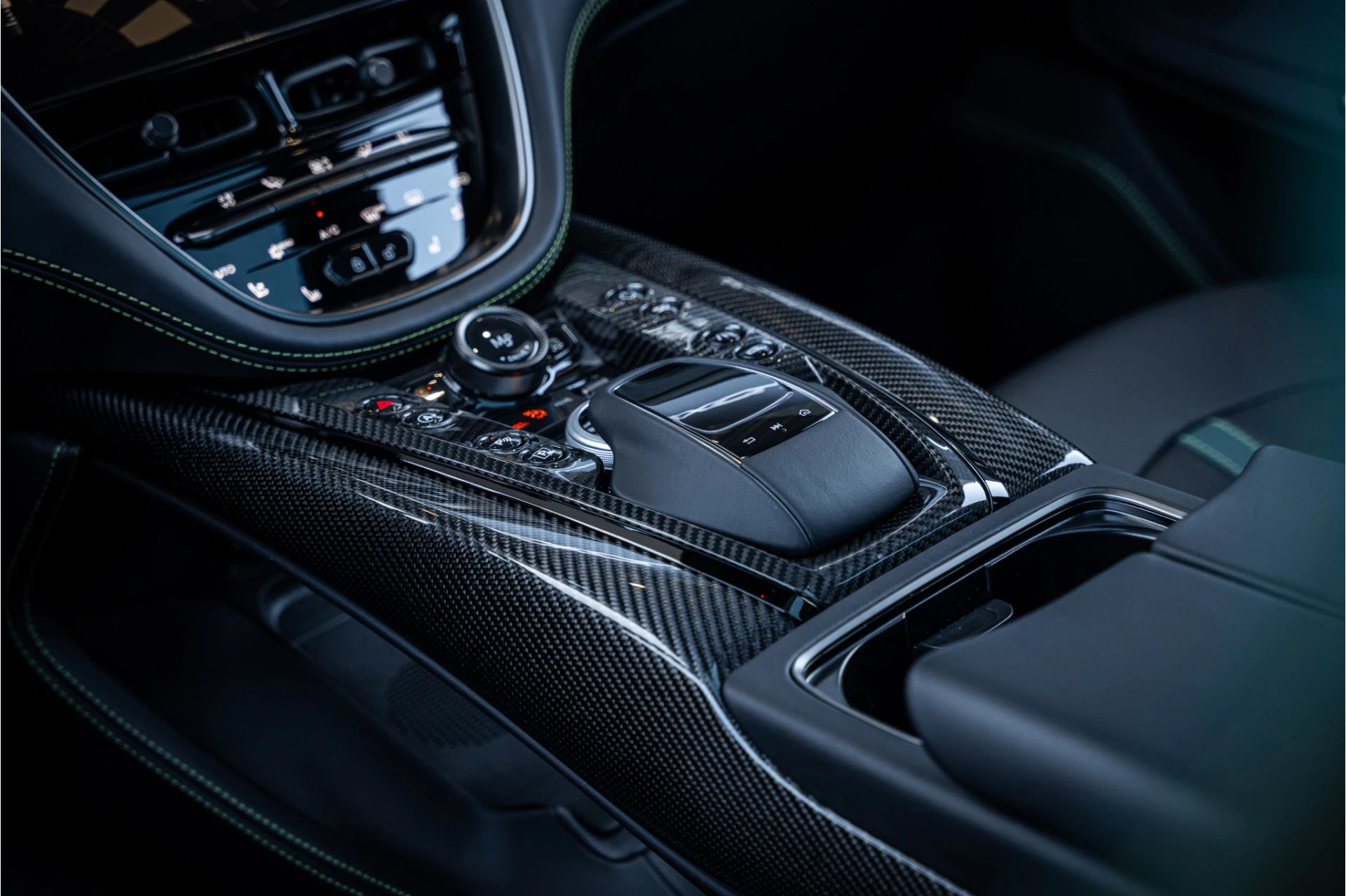 Hoofdafbeelding Aston Martin DBX
