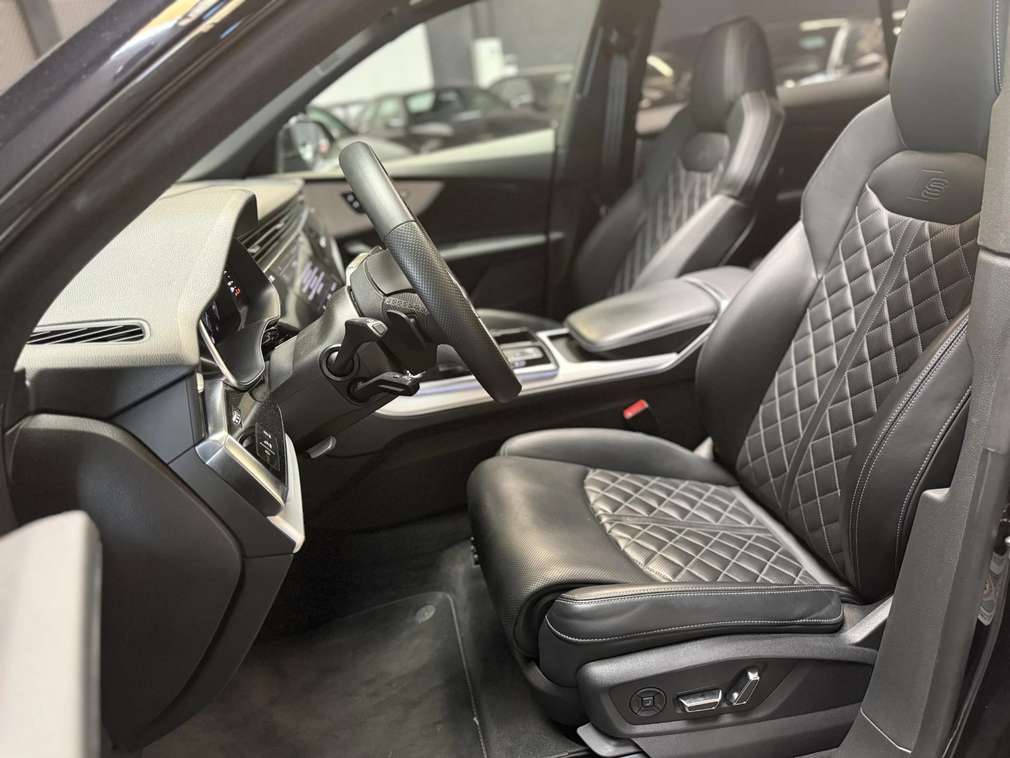 Hoofdafbeelding Audi Q8