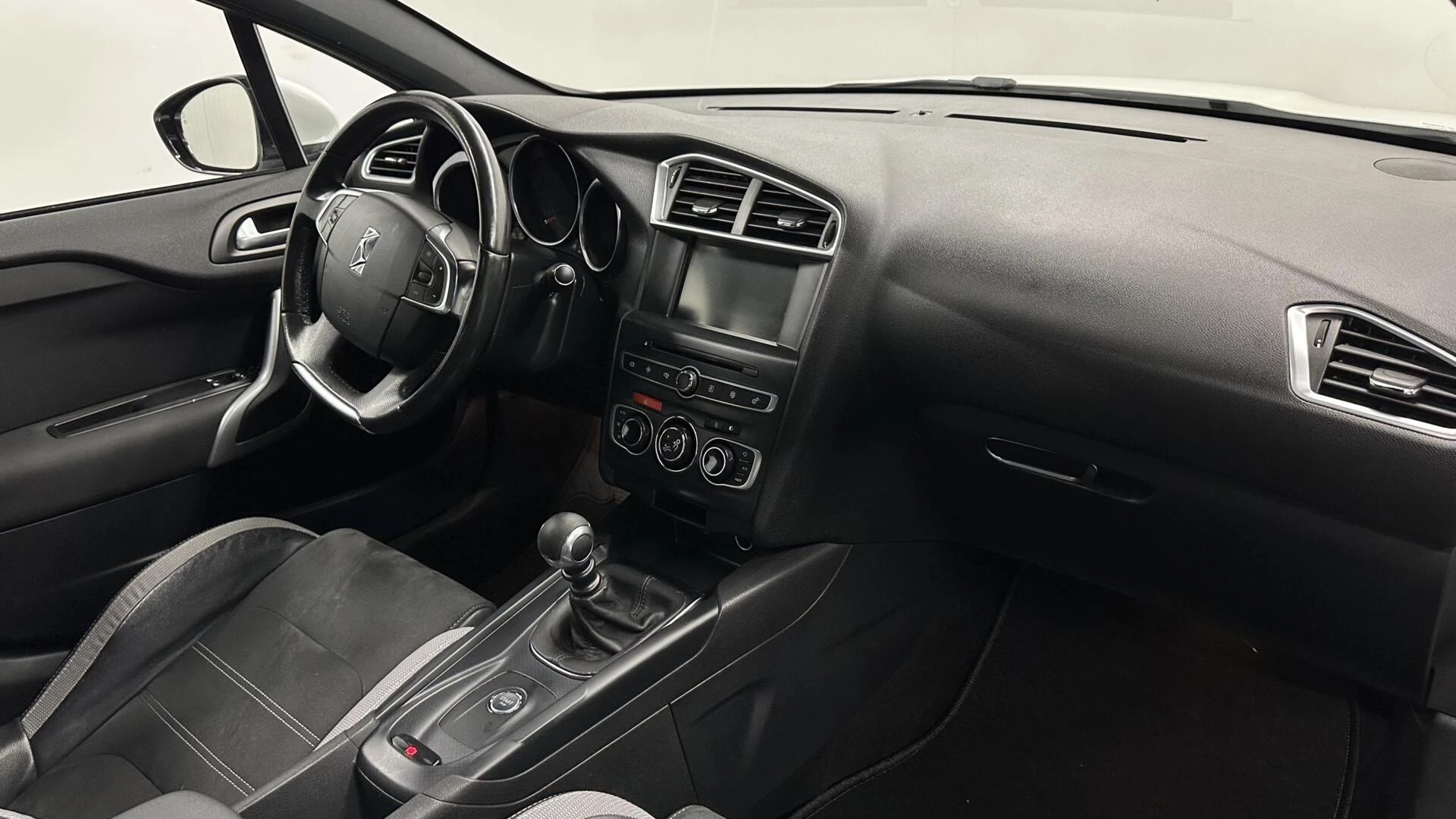 Hoofdafbeelding DS DS 4