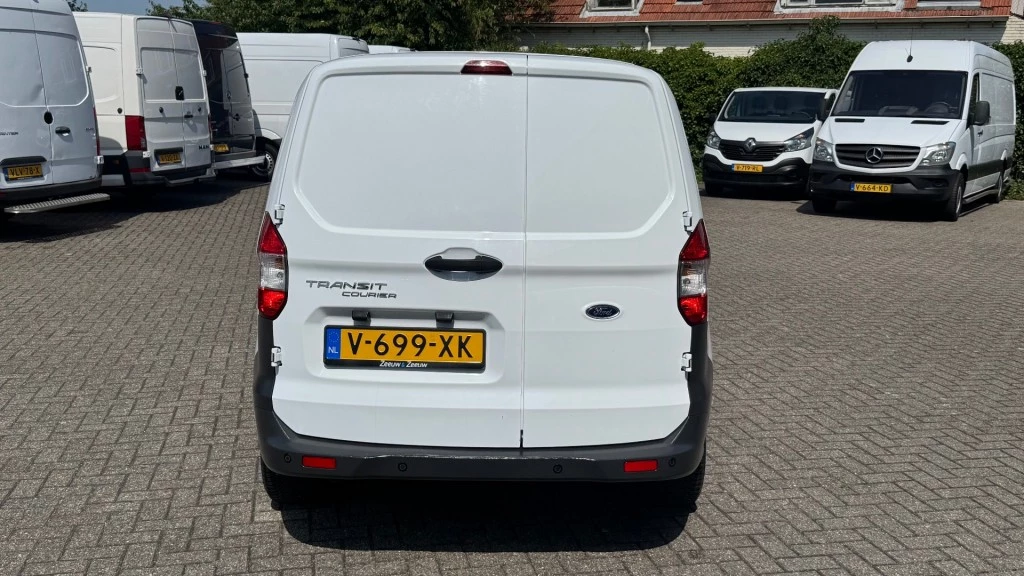 Hoofdafbeelding Ford Transit Courier