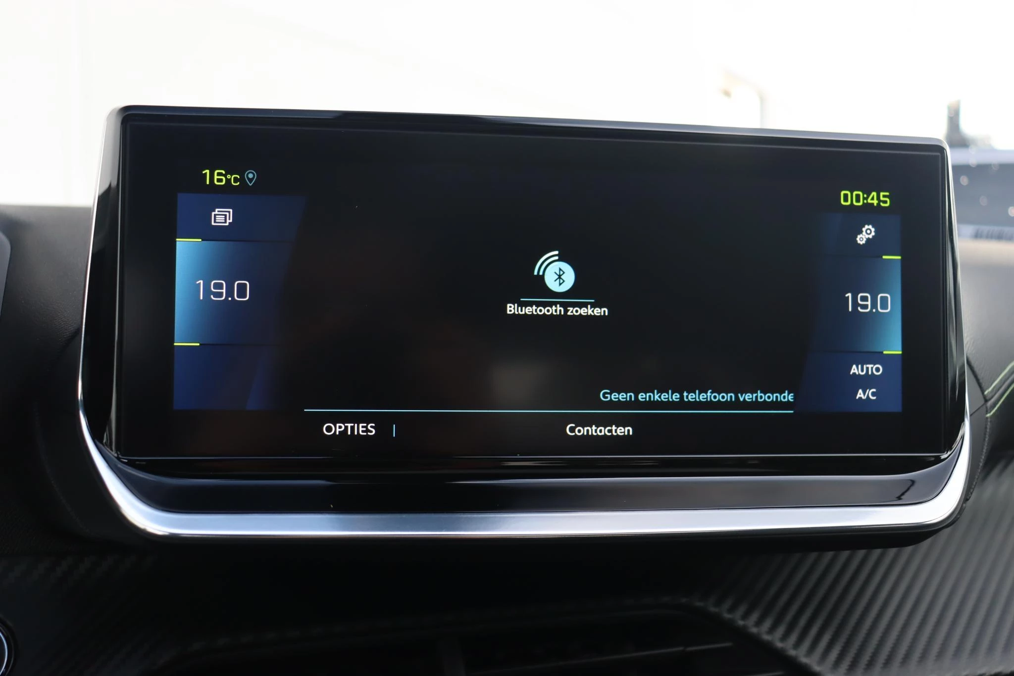 Hoofdafbeelding Peugeot e-2008